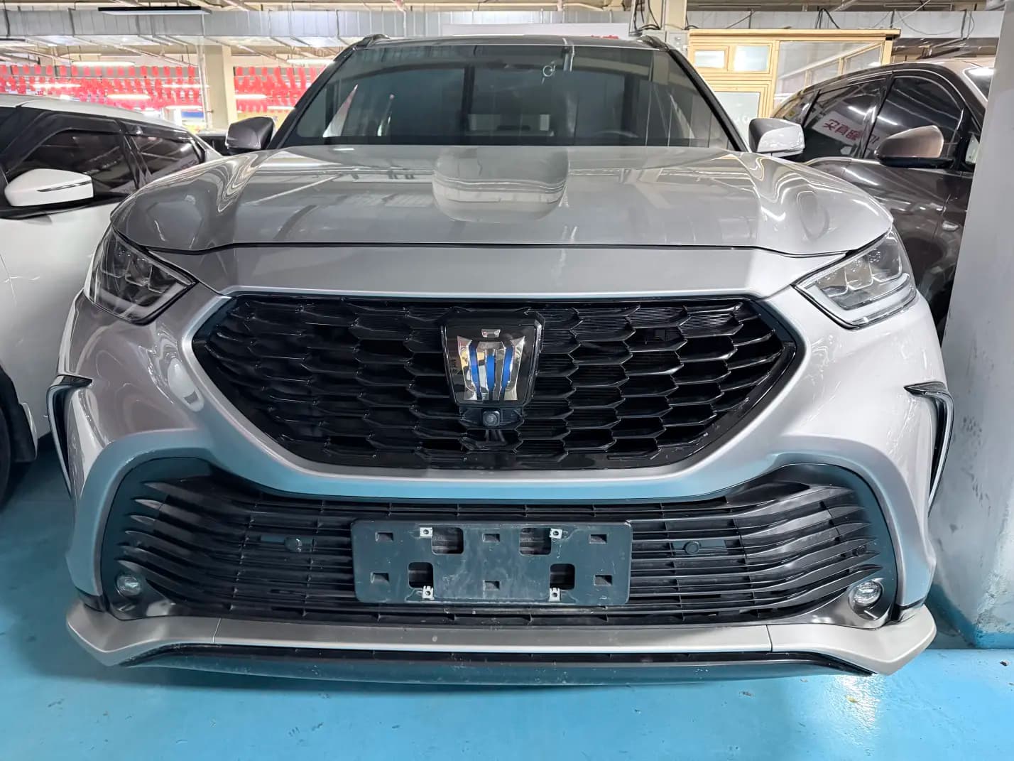 Toyota Crown Kluger 2021 г. 77141 км. — фото 2