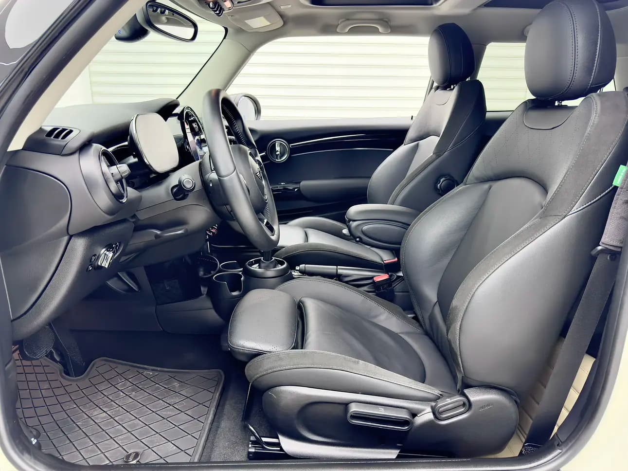 MINI  2021 г. 14000 км. — фото 14