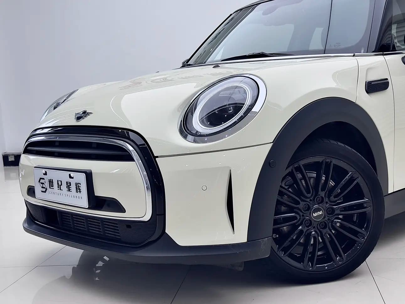 MINI  2021 г. 14000 км. — фото 7