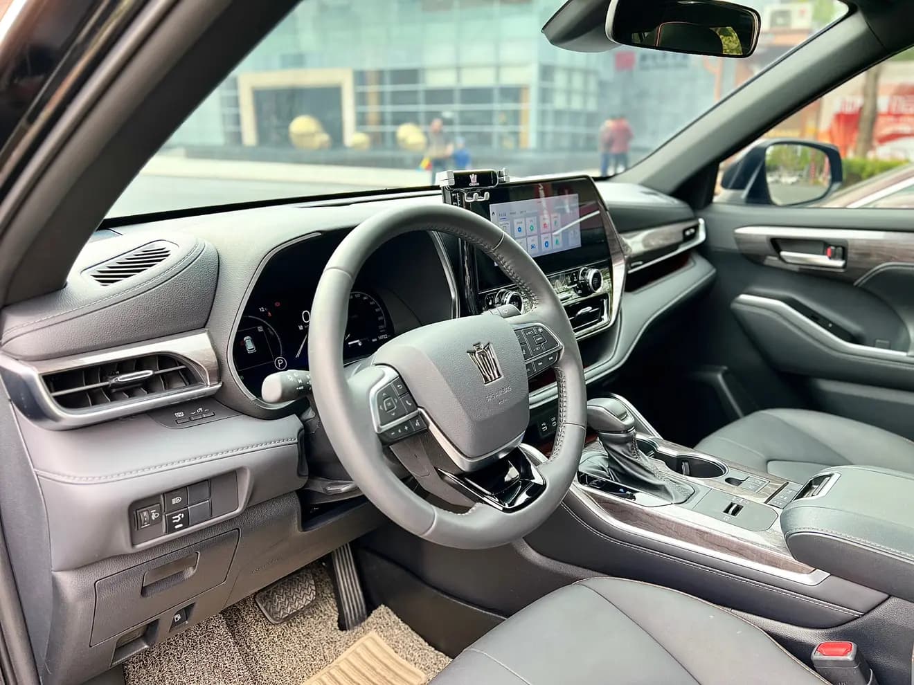 Toyota Crown Kluger 2025 г. 14842 км. — фото 17