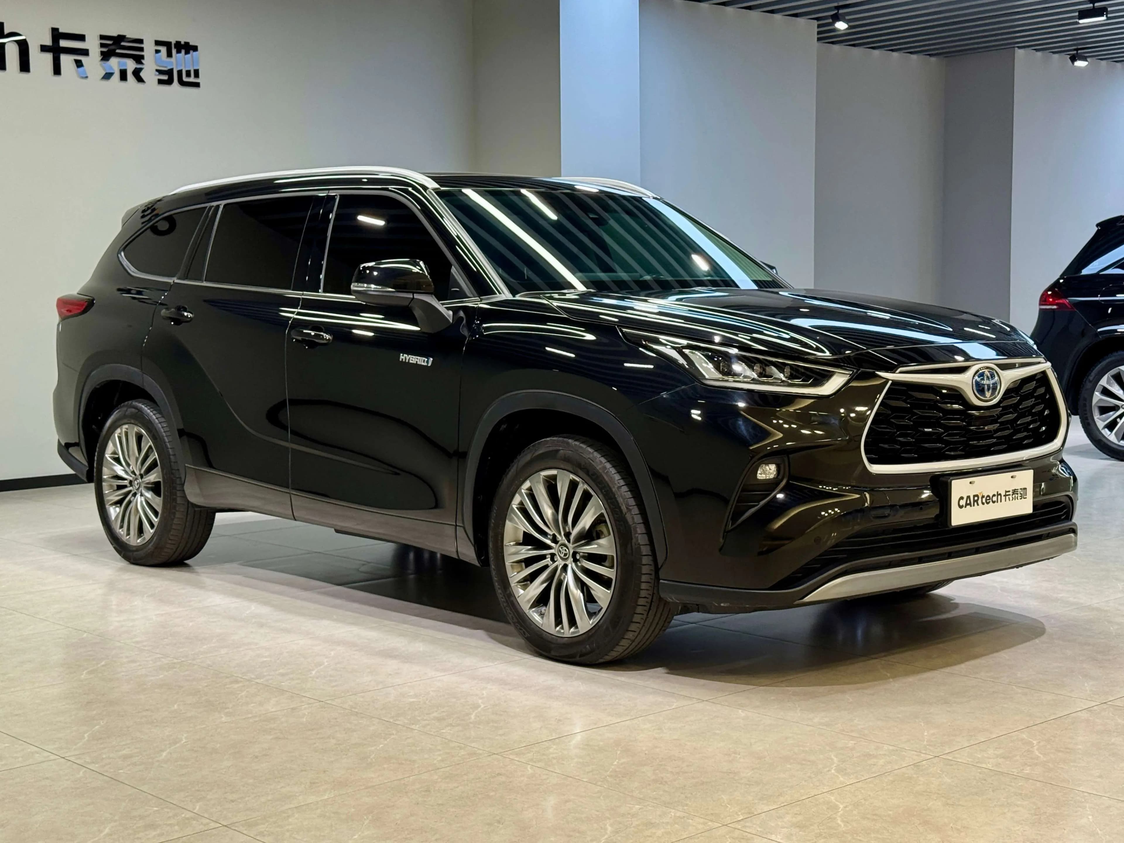 Toyota Highlander 2022 г. 48111 км. — фото 3