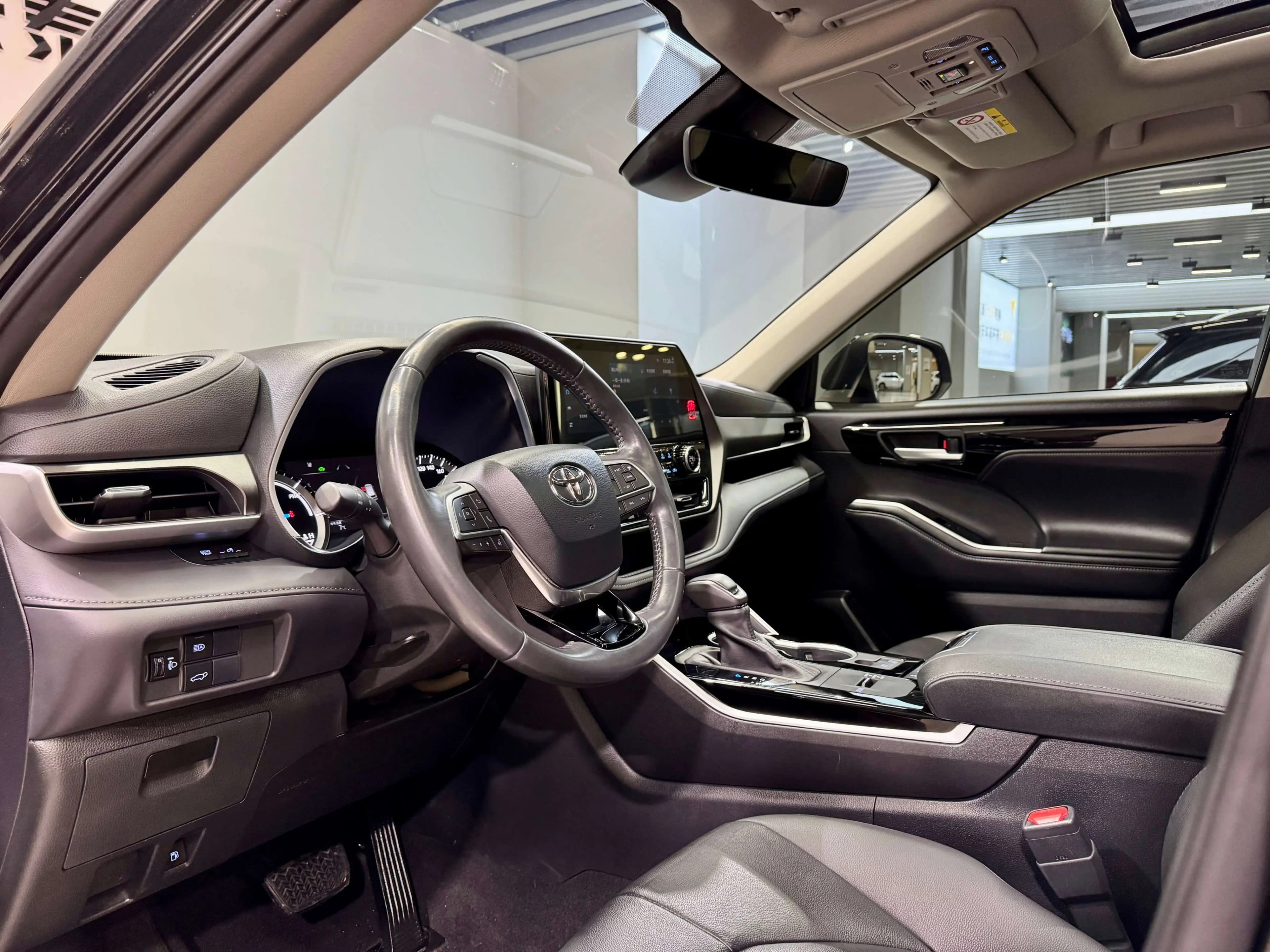 Toyota Highlander 2022 г. 48111 км. — фото 22