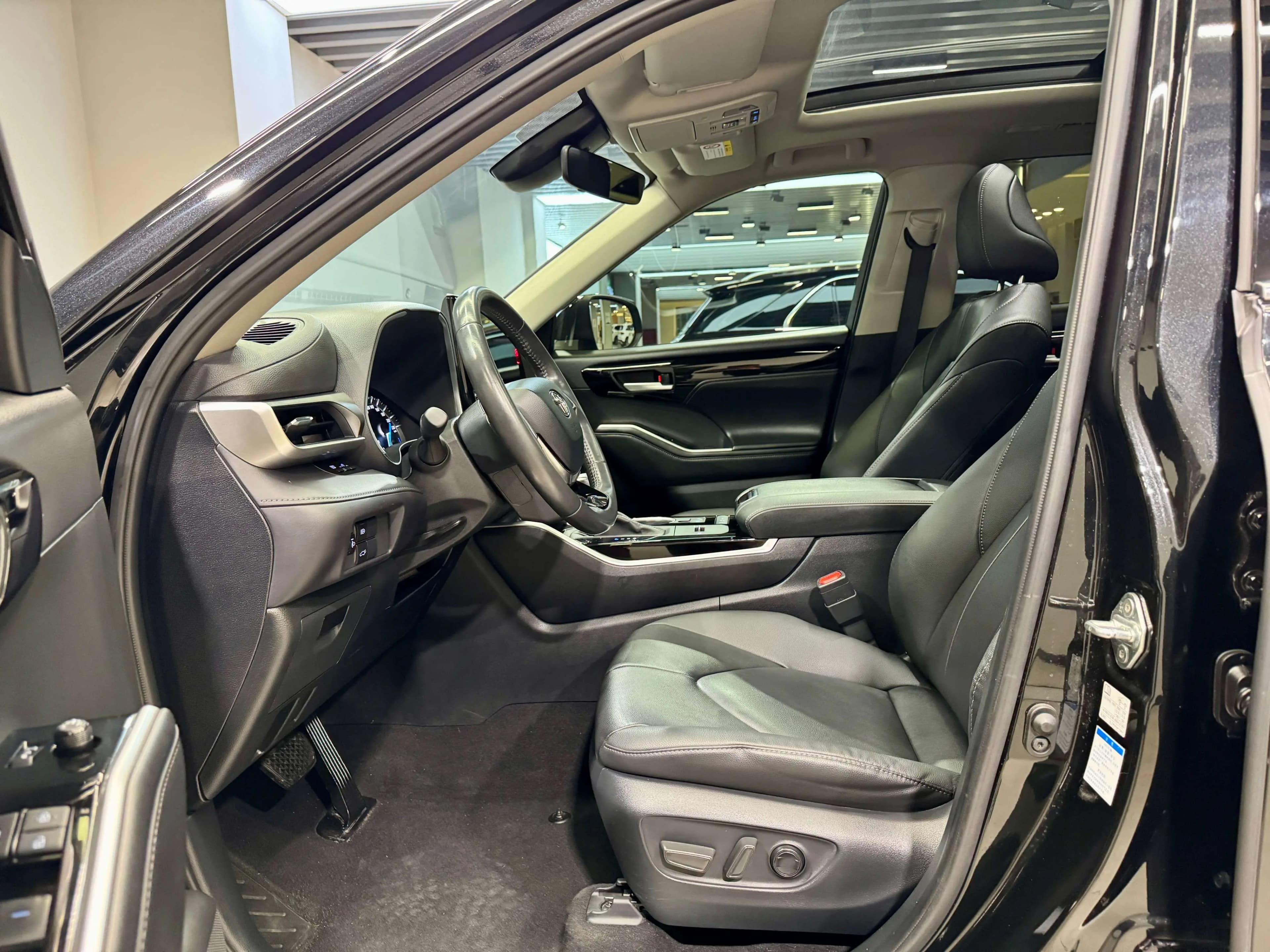 Toyota Highlander 2022 г. 48111 км. — фото 24