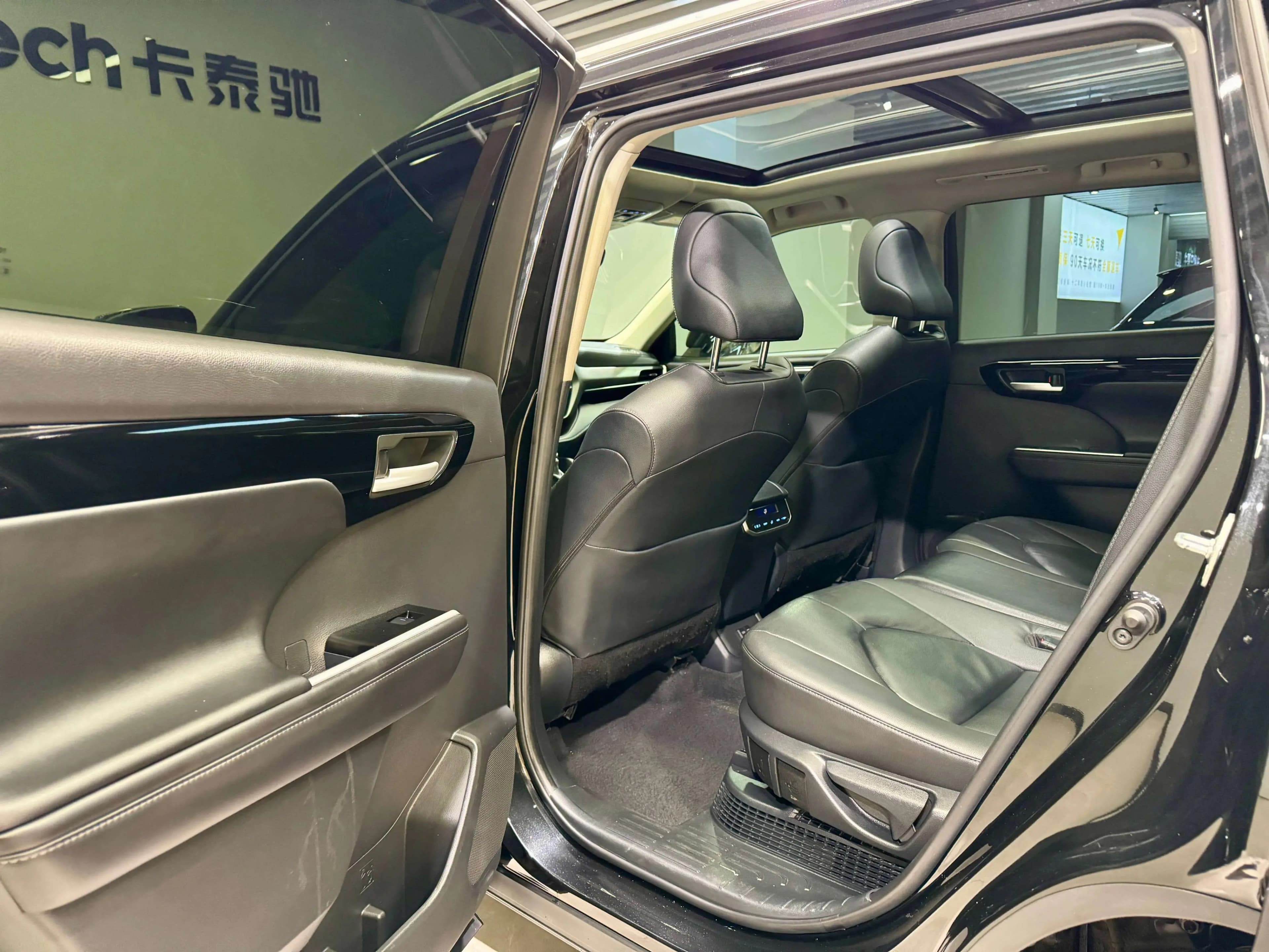 Toyota Highlander 2022 г. 48111 км. — фото 25
