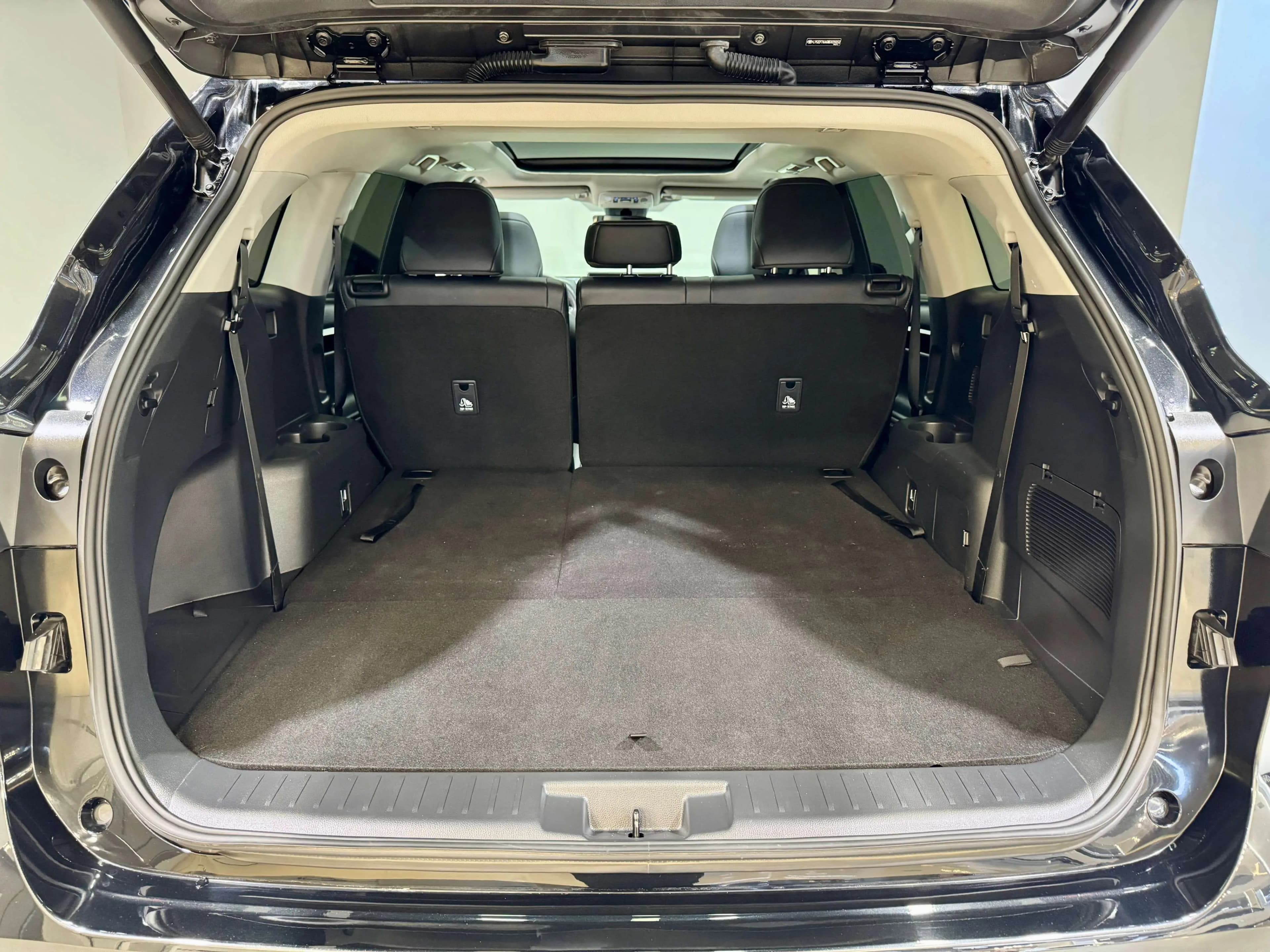 Toyota Highlander 2022 г. 48111 км. — фото 28