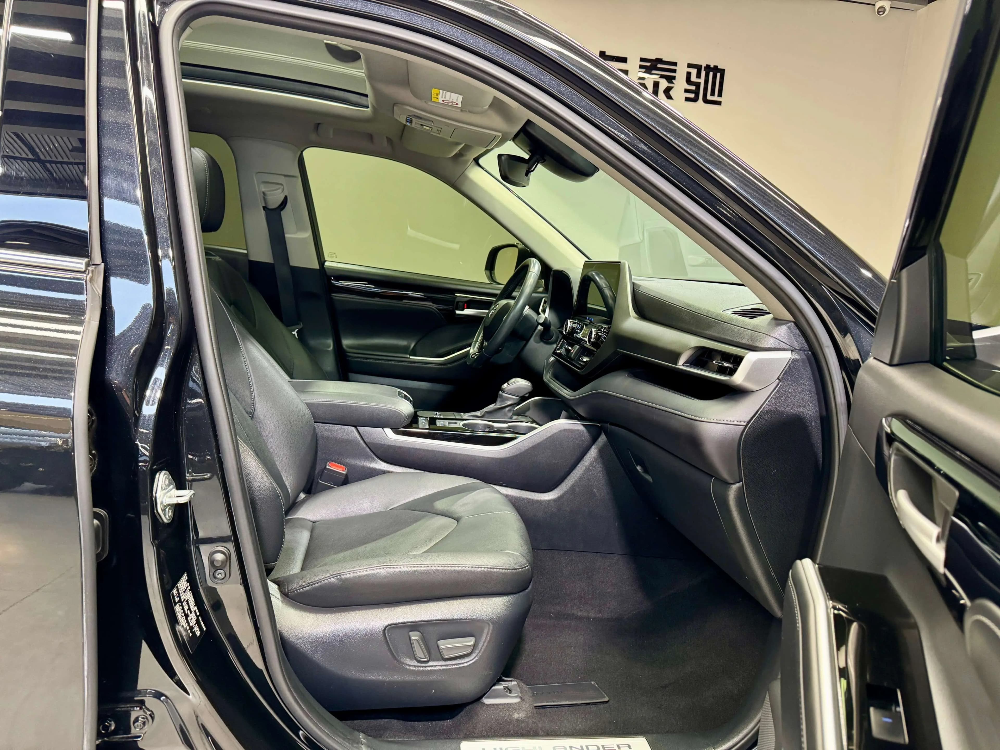 Toyota Highlander 2022 г. 48111 км. — фото 29
