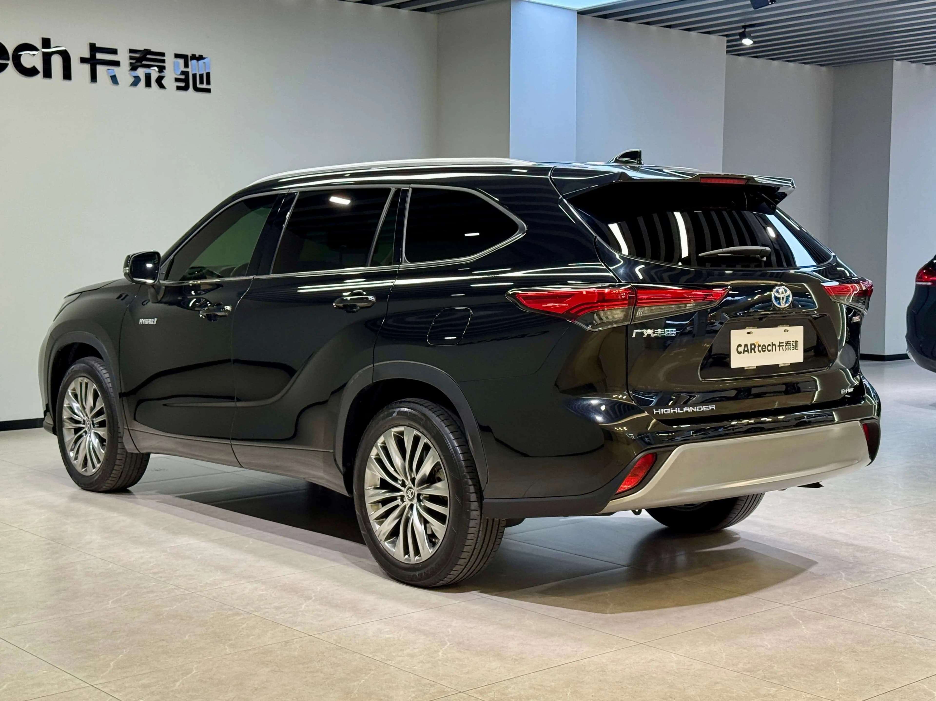 Toyota Highlander 2022 г. 48111 км. — фото 5