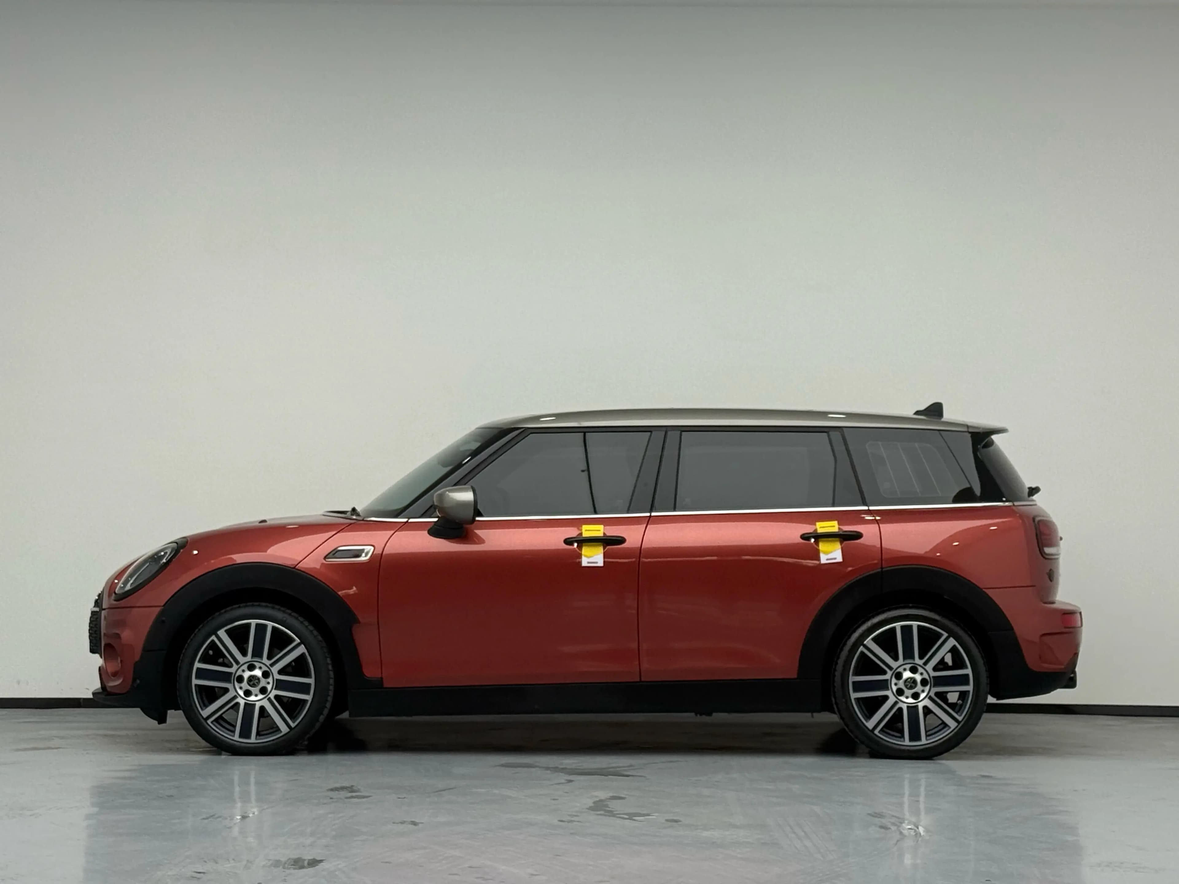 MINI CLUBMAN 2024 г. 12621 км. — фото 4