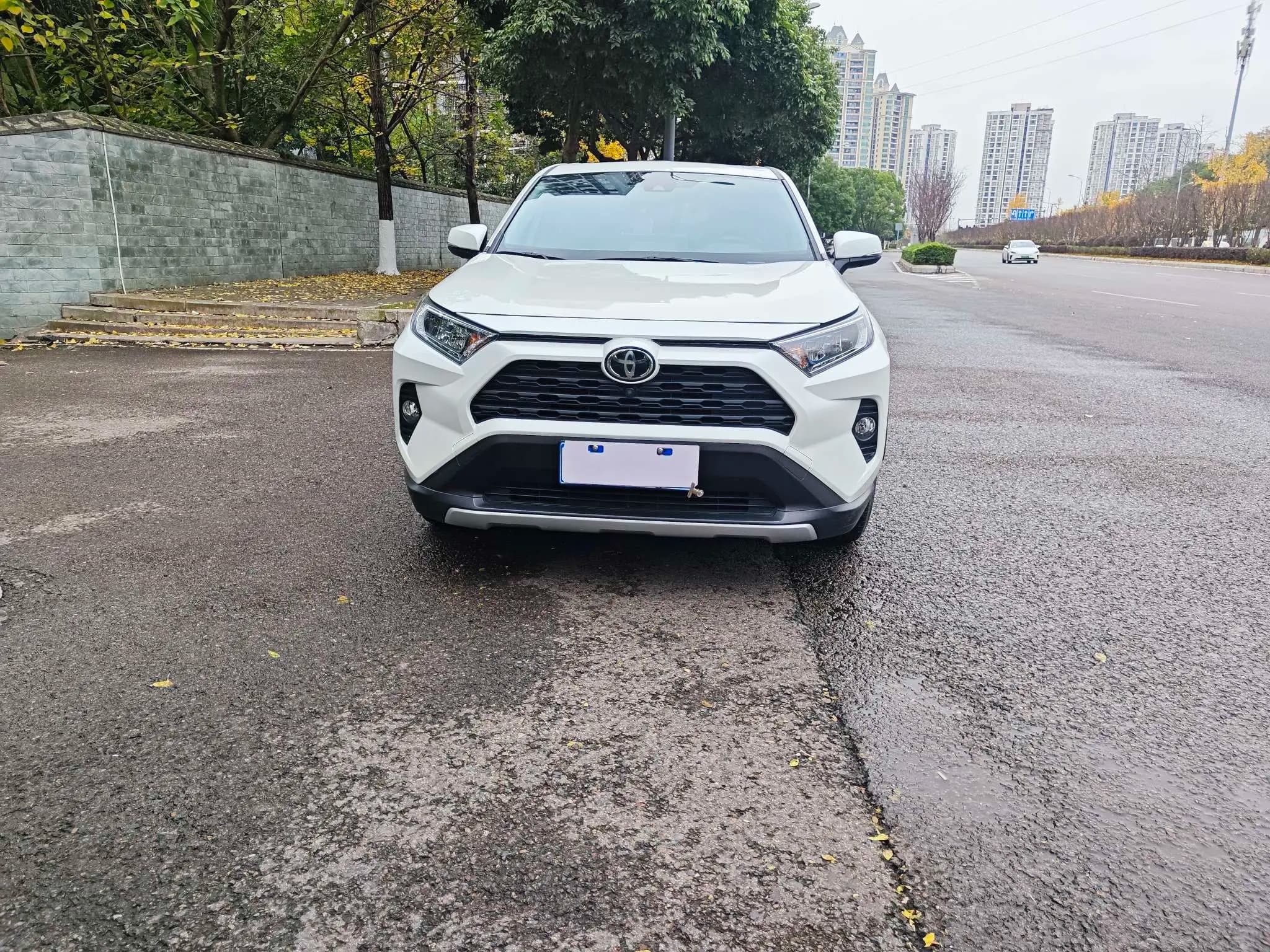 Toyota RAV4 2021 г. 46083 км. — фото 2