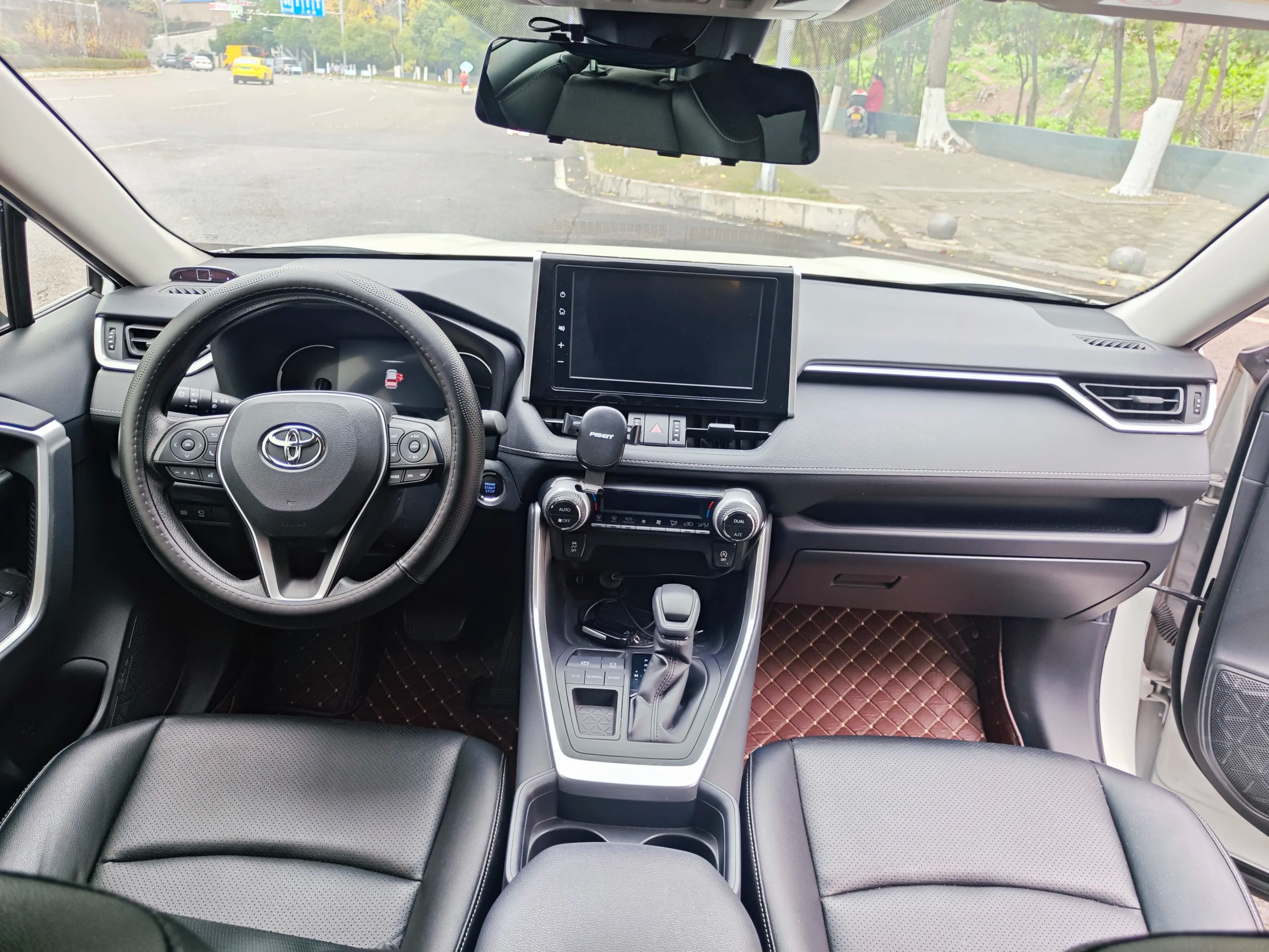 Toyota RAV4 2021 г. 46083 км. — фото 12
