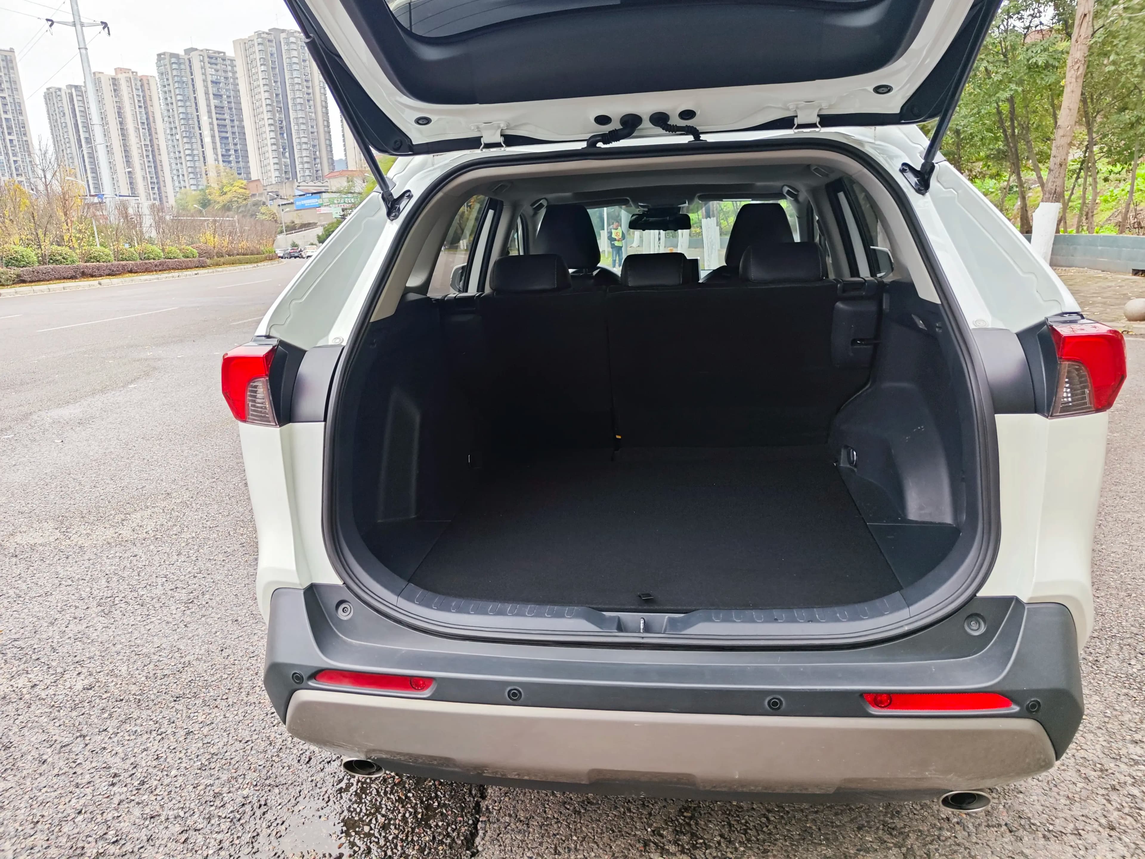Toyota RAV4 2021 г. 46083 км. — фото 18