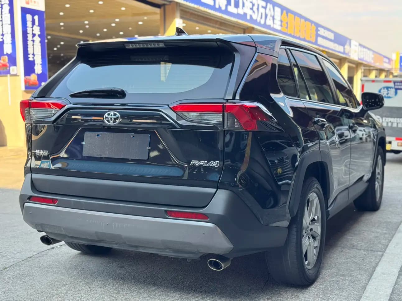 Toyota RAV4 2022 г. 72084 км. — фото 5
