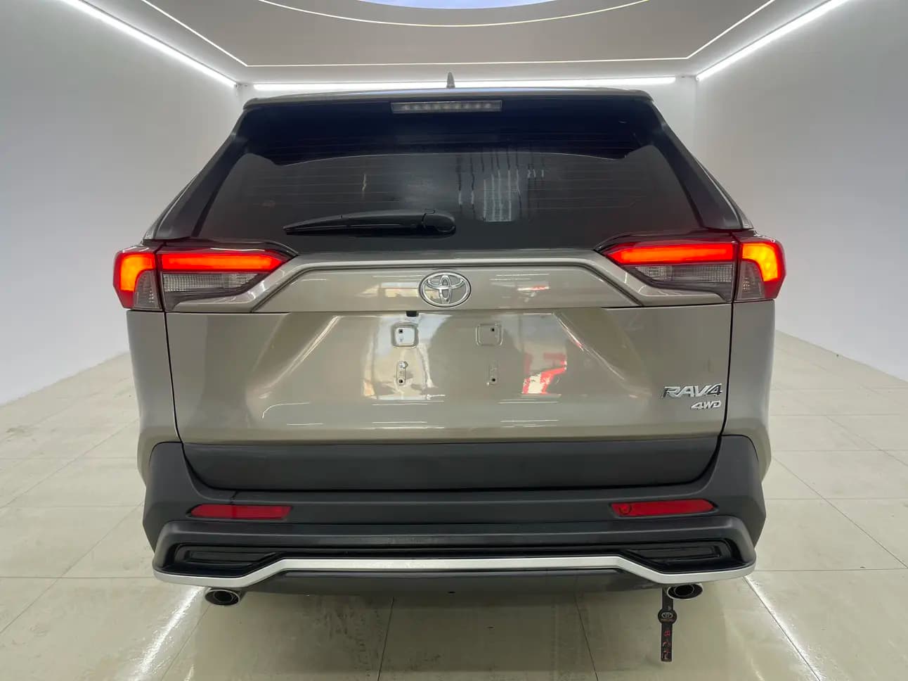 Toyota RAV4 2021 г. 44085 км. — фото 4