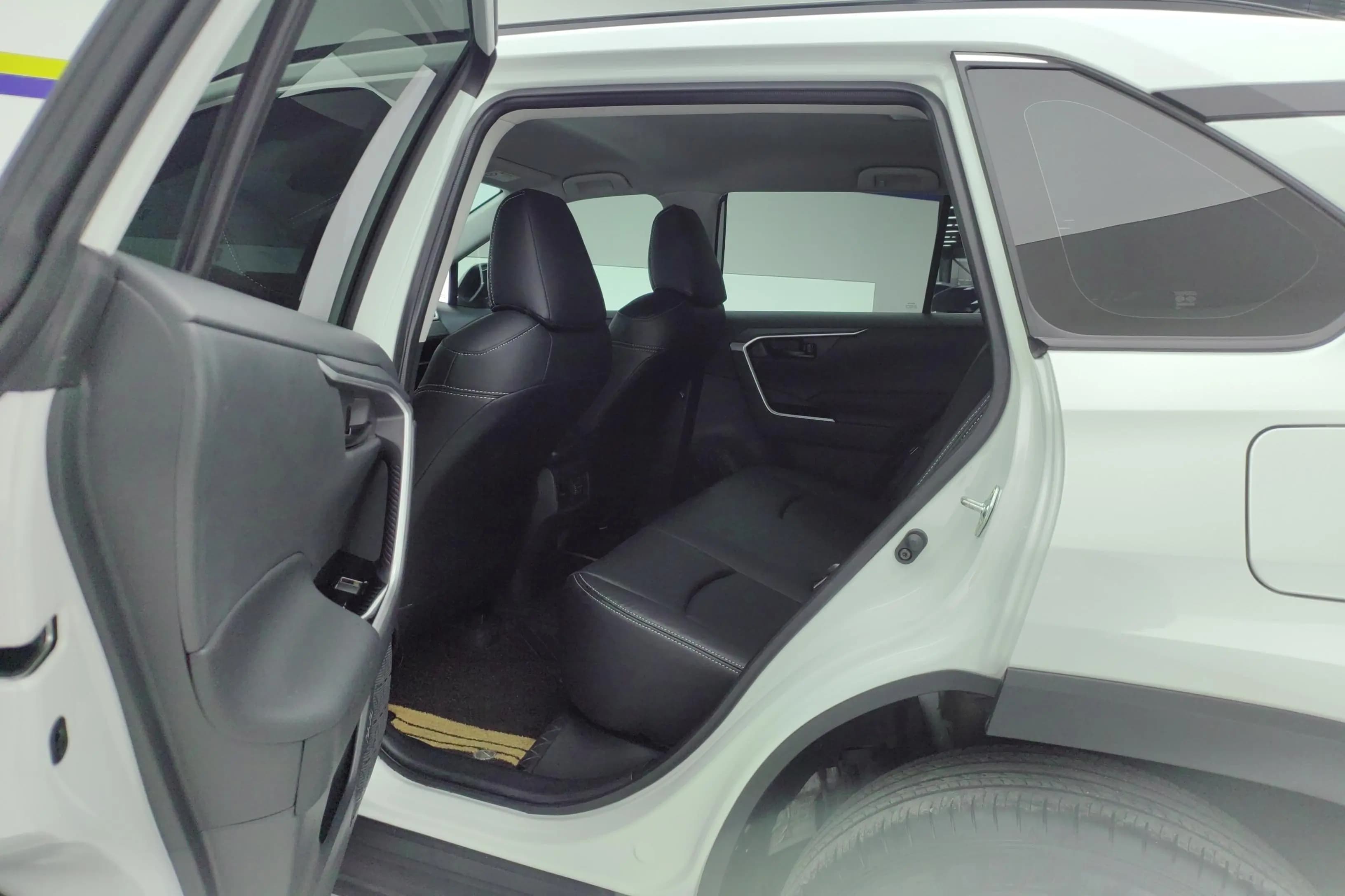 Toyota RAV4 2025 г. 12086 км. — фото 11
