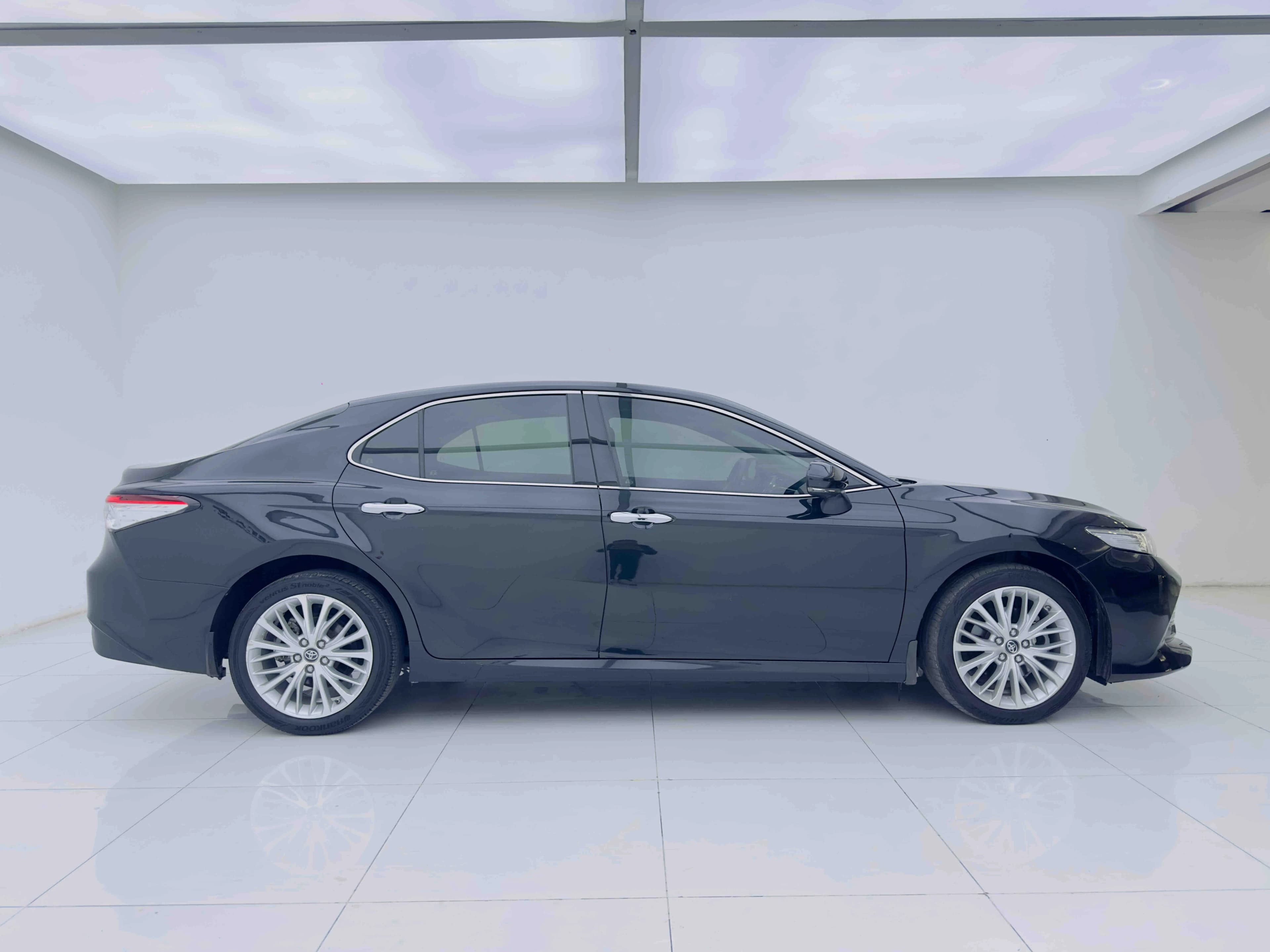 Toyota Camry 2021 г. 99545 км. — фото 4