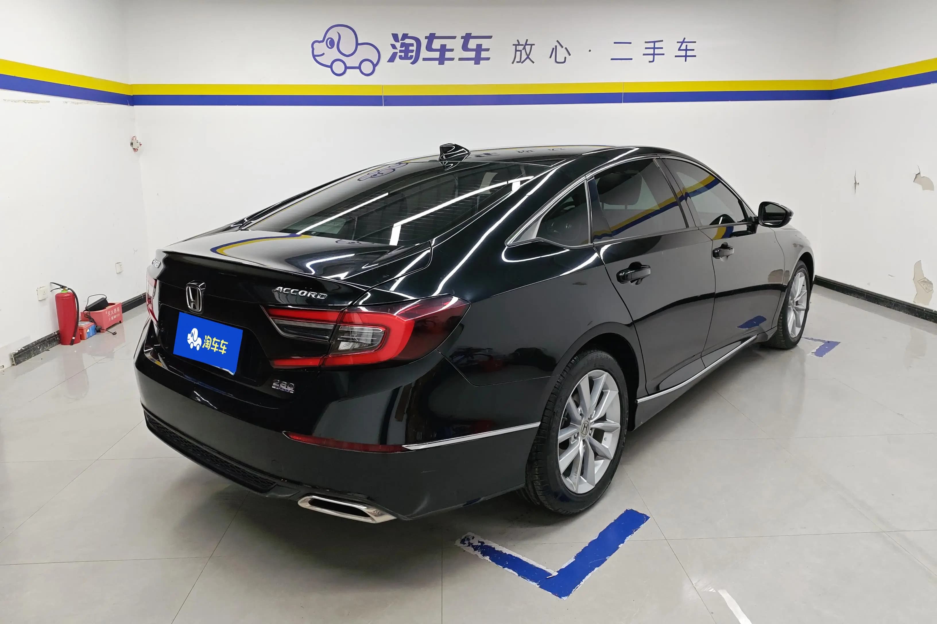 Honda Accord 2023 г. 65900 км. — фото 3