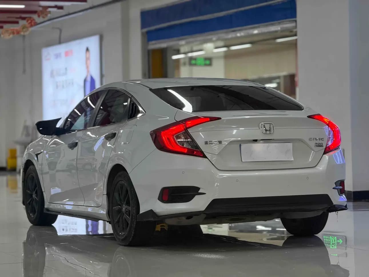 Honda Civic 2021 г. 22129 км. — фото 4