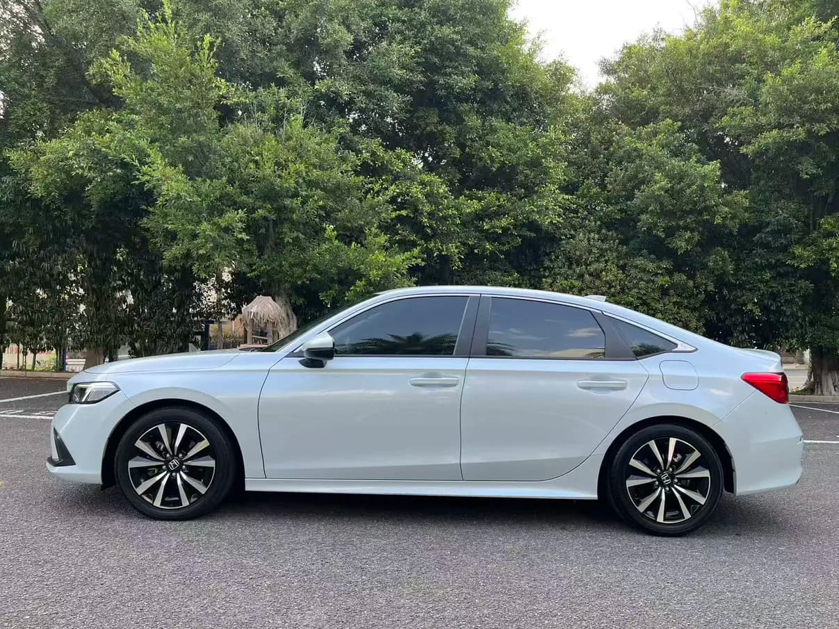 Honda Civic 2023 г. 20130 км. — фото 4