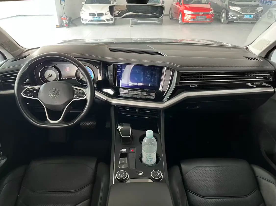 Volkswagen Touareg 2021 г. 123106 км. — фото 7