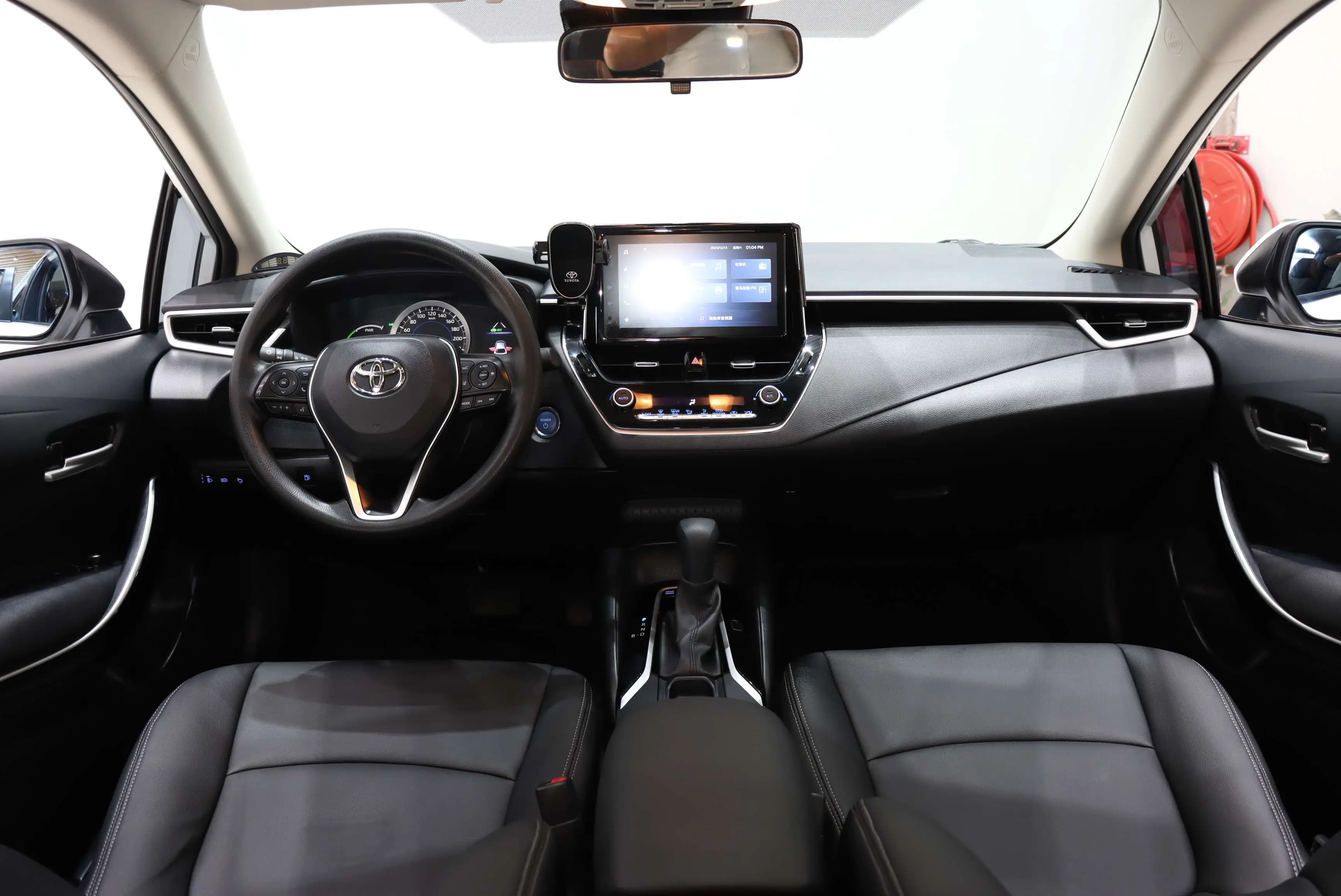 Toyota Corolla 2023 г. 35120 км. — фото 12