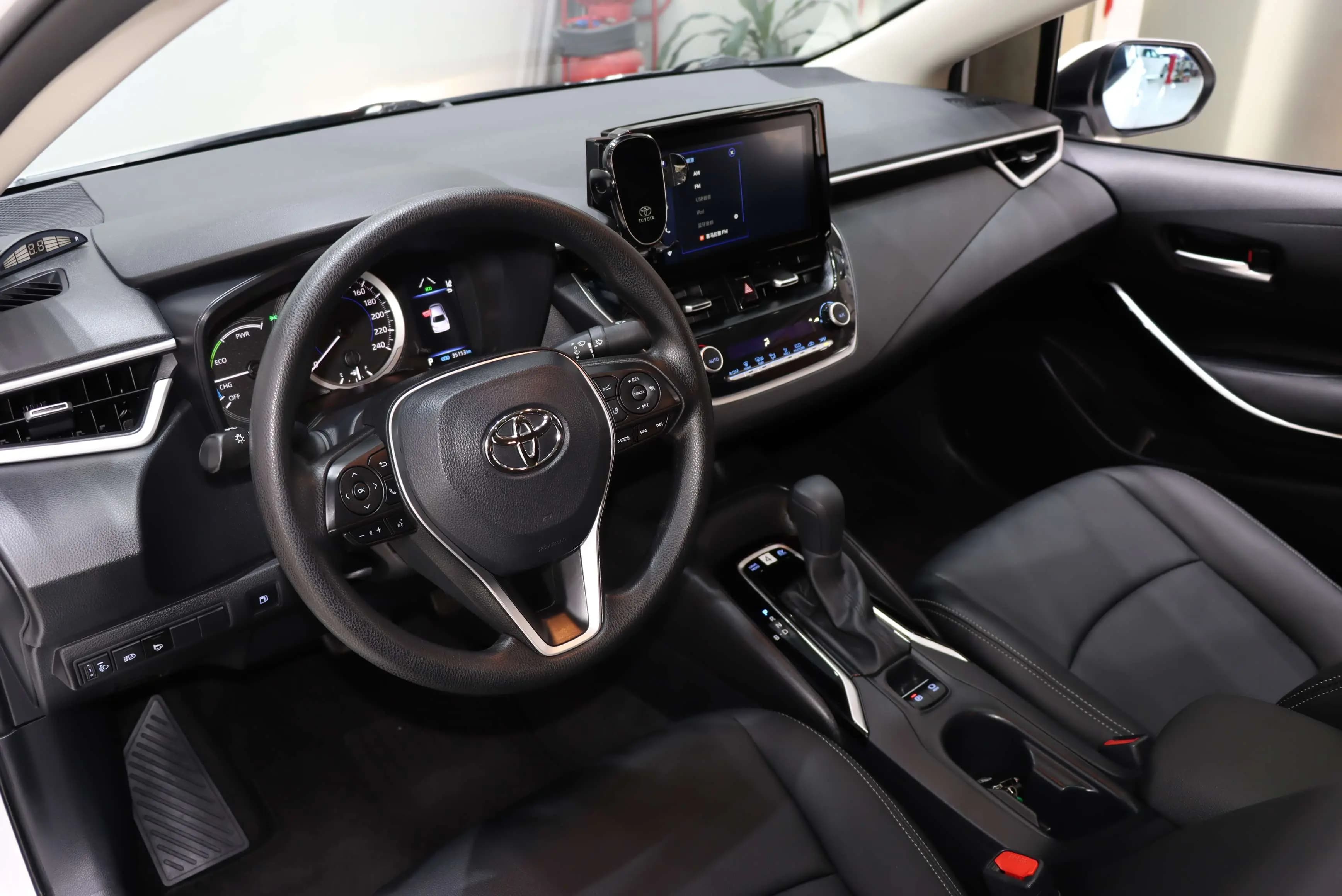 Toyota Corolla 2023 г. 35120 км. — фото 14