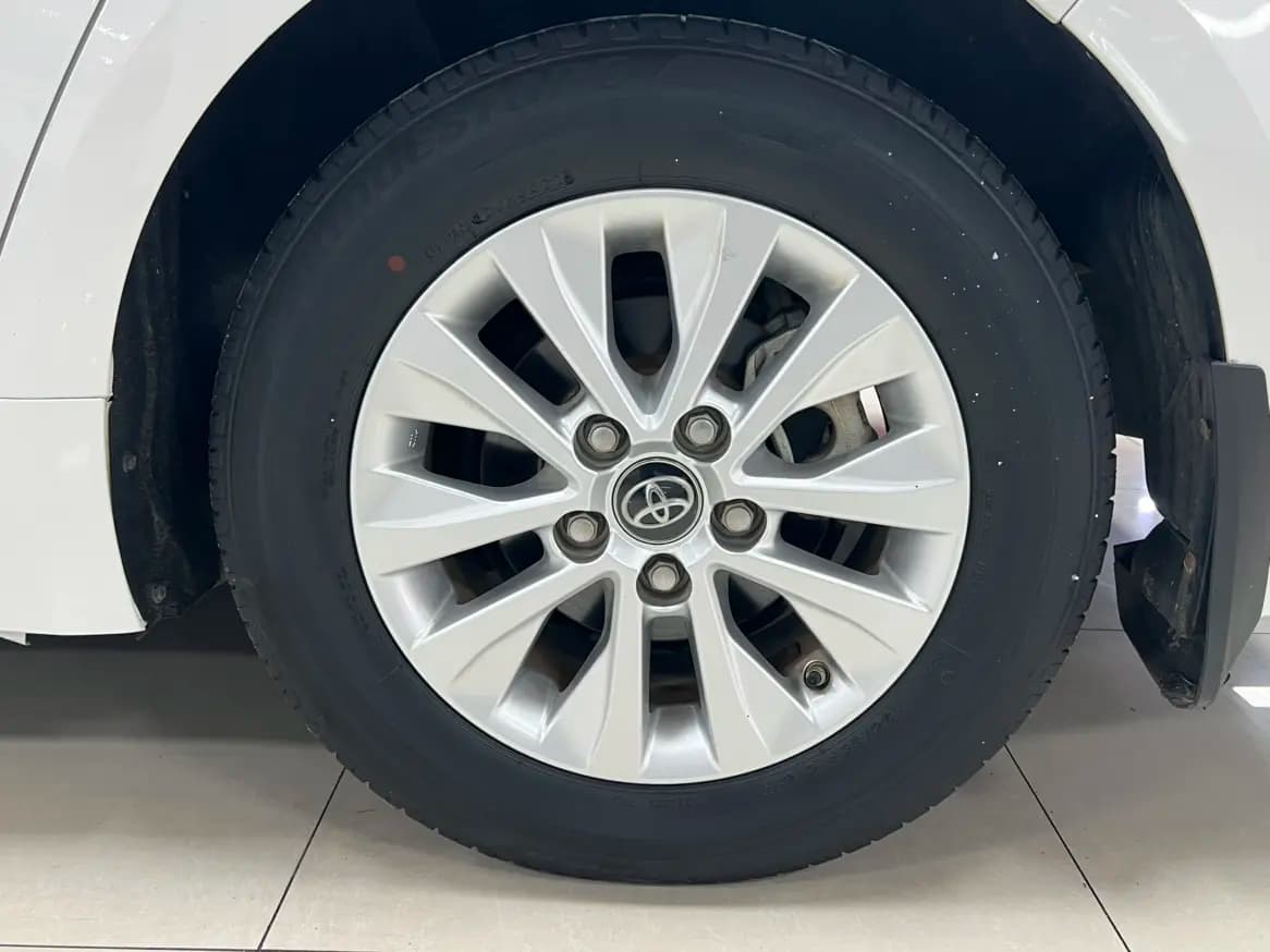 Toyota Corolla 2022 г. 37122 км. — фото 7