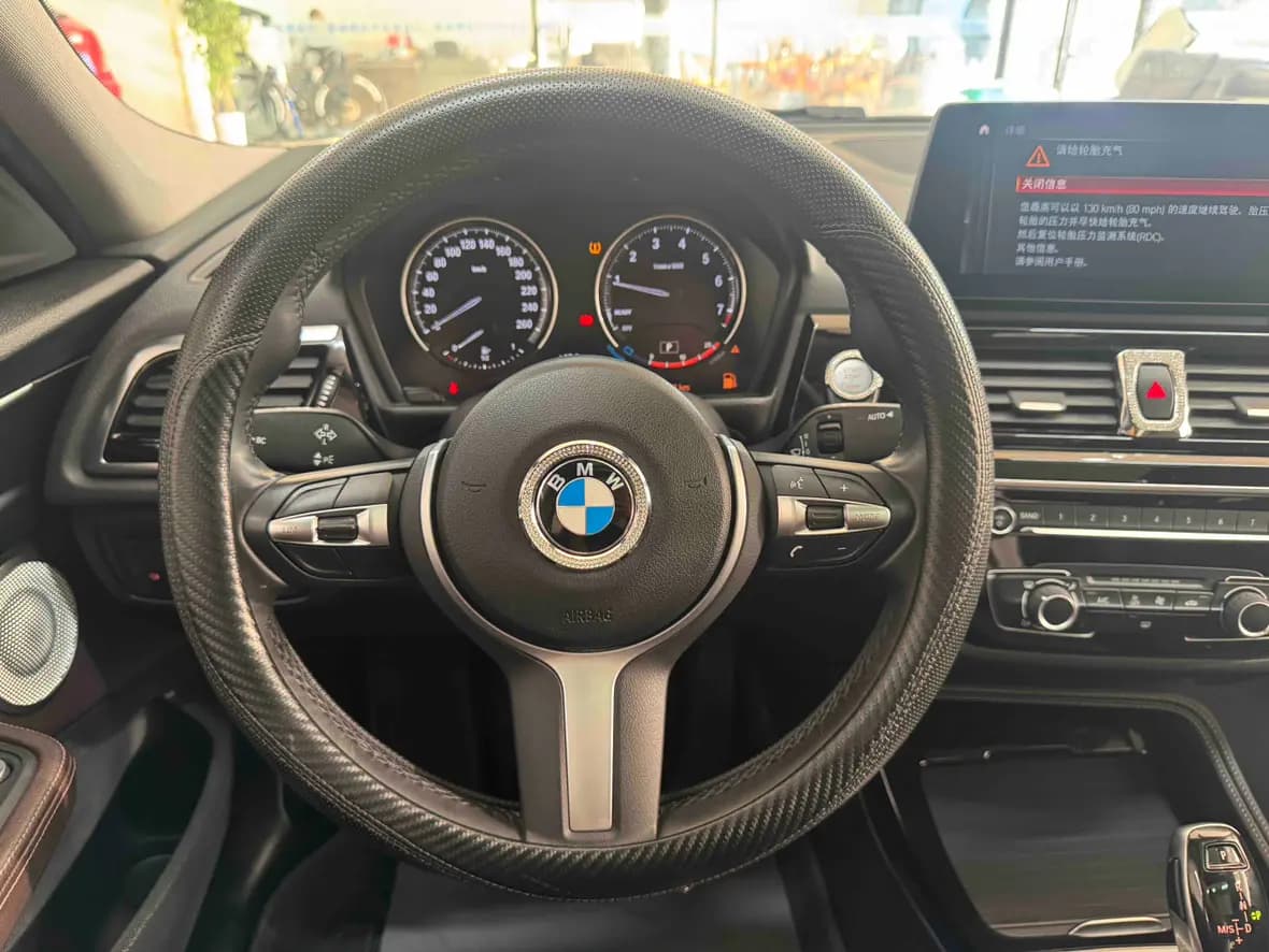 BMW 1 Series 2021 г. 45072 км. — фото 11