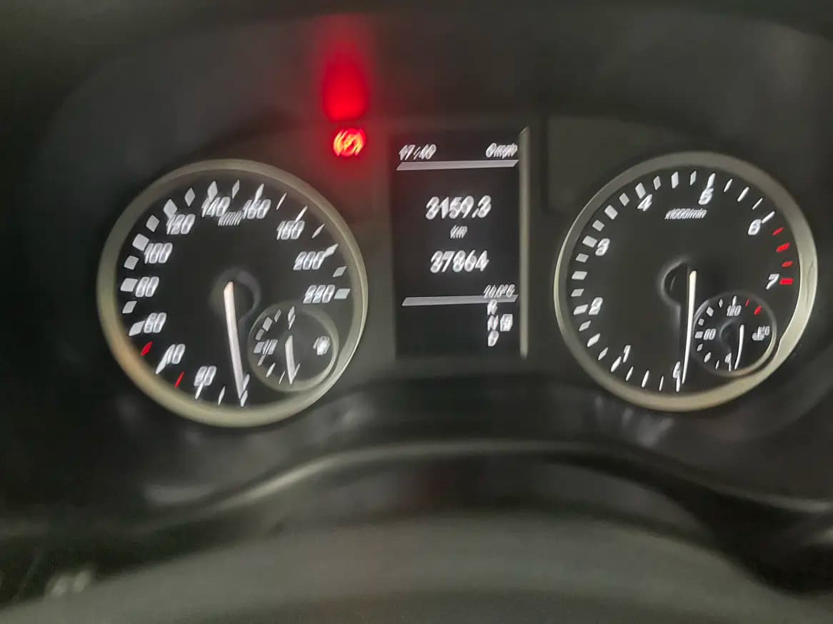Mercedes-Benz Vito 2022 г. 37859 км. — фото 17