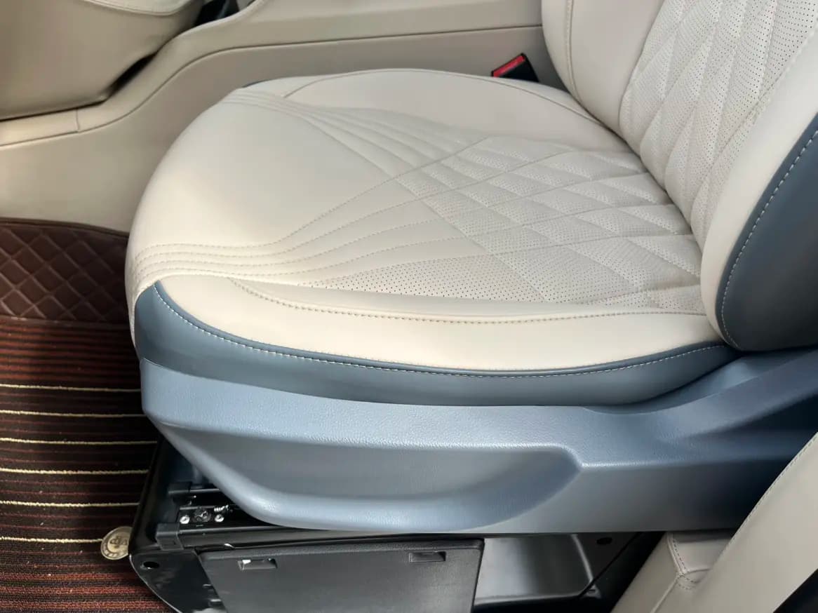 Mercedes-Benz Vito 2022 г. 37859 км. — фото 19
