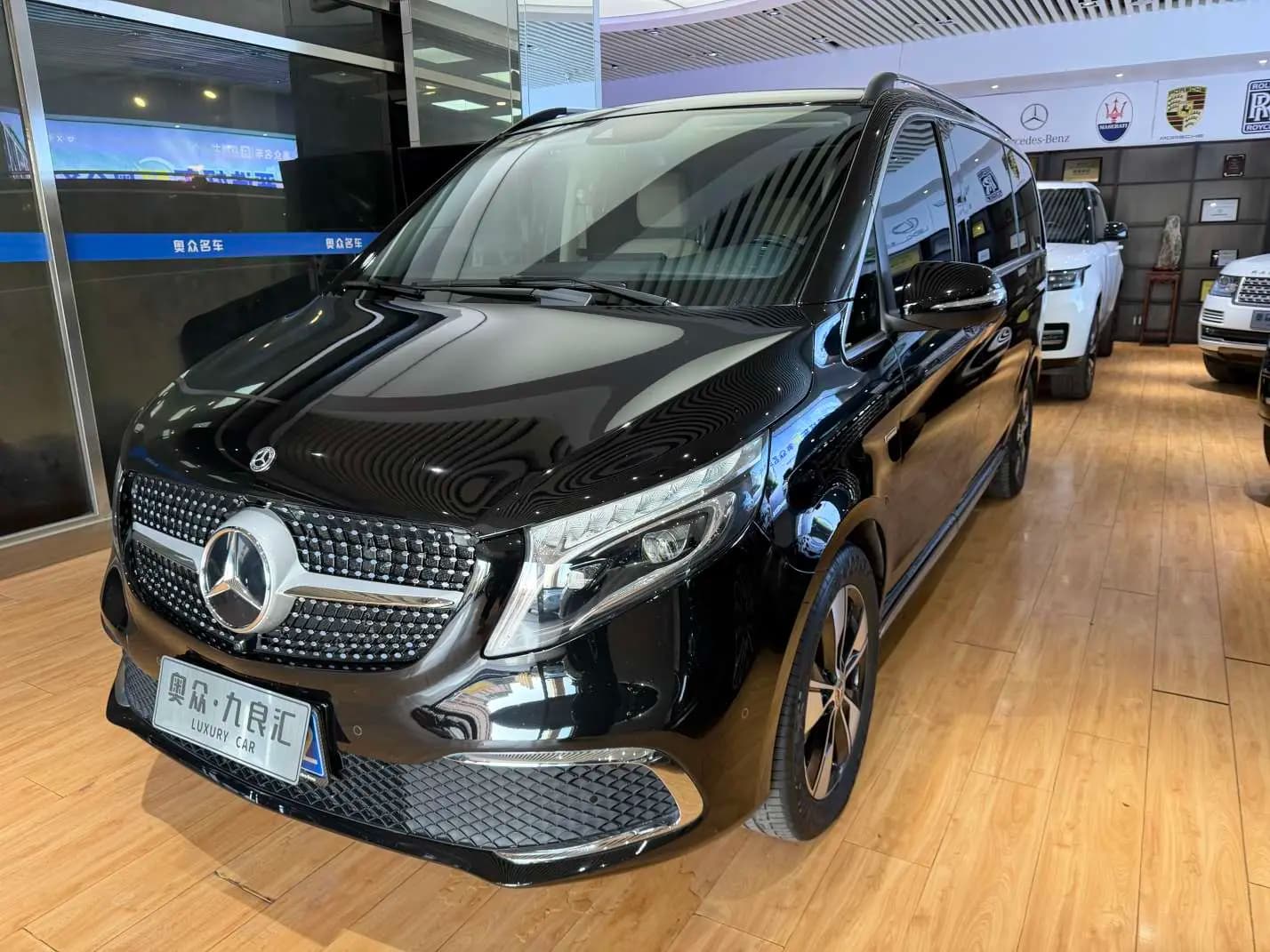 Mercedes-Benz Mercedes Benz V Class 2023 г. 19036 км.