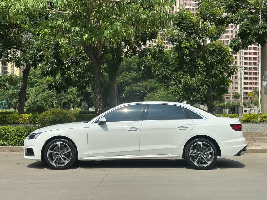 Audi A4L 2022 г. 44014 км. — фото 4