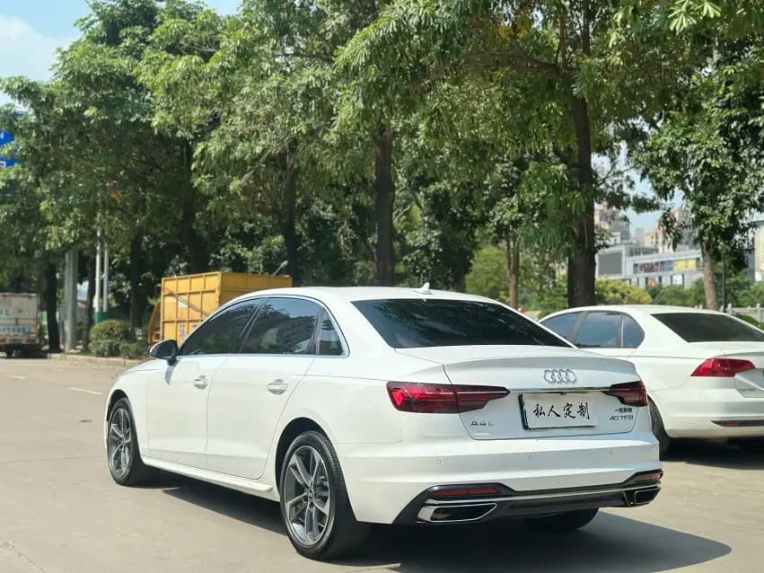 Audi A4L 2022 г. 44014 км. — фото 5