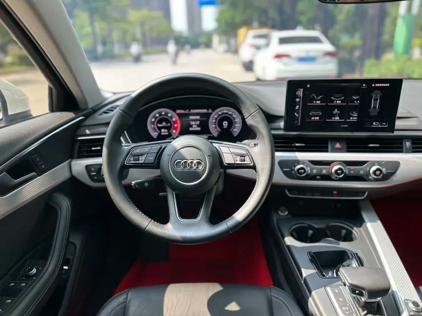 Audi A4L 2022 г. 44014 км. — фото 9