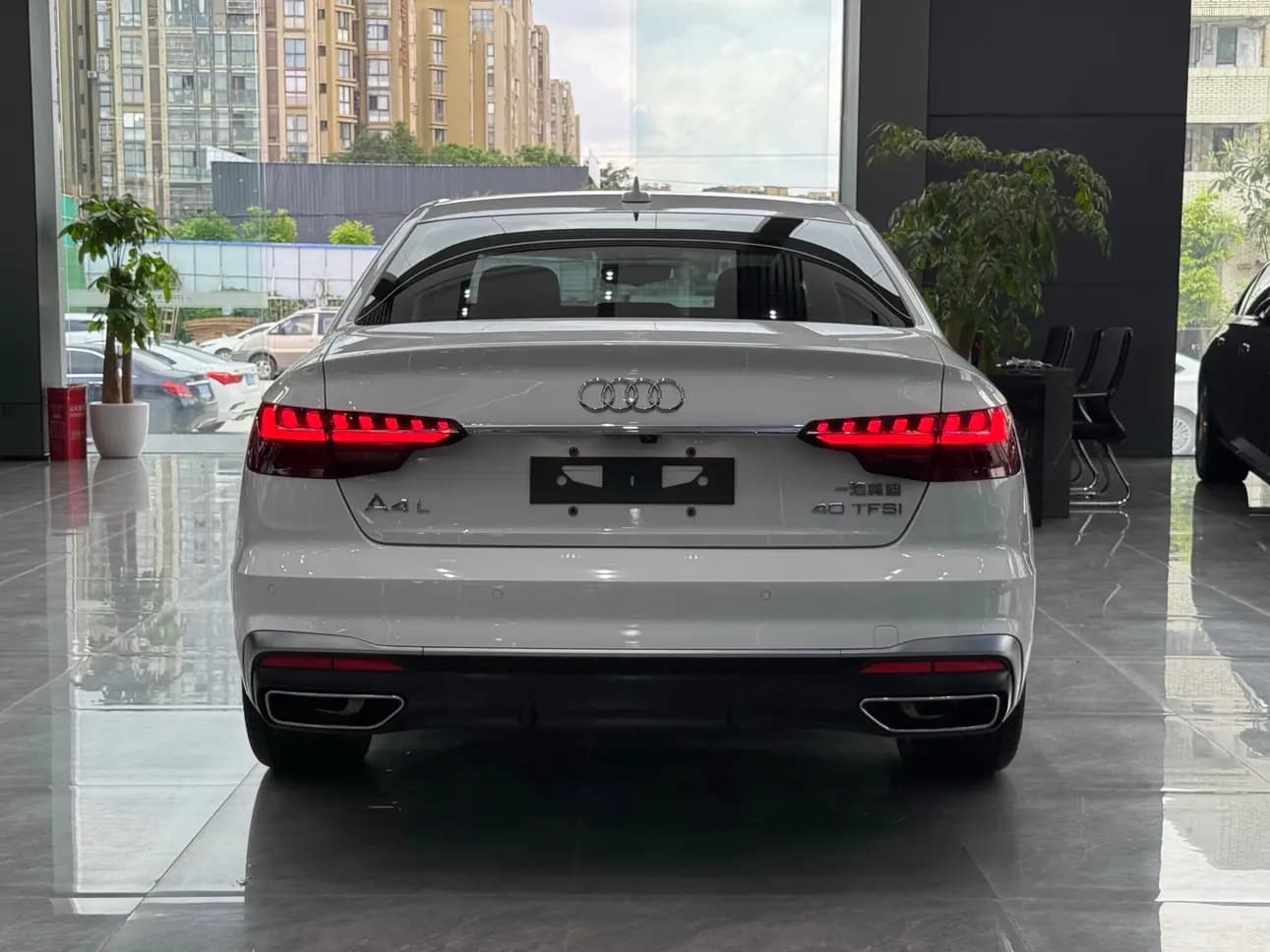 Audi A4L 2021 г. 61013 км. — фото 4