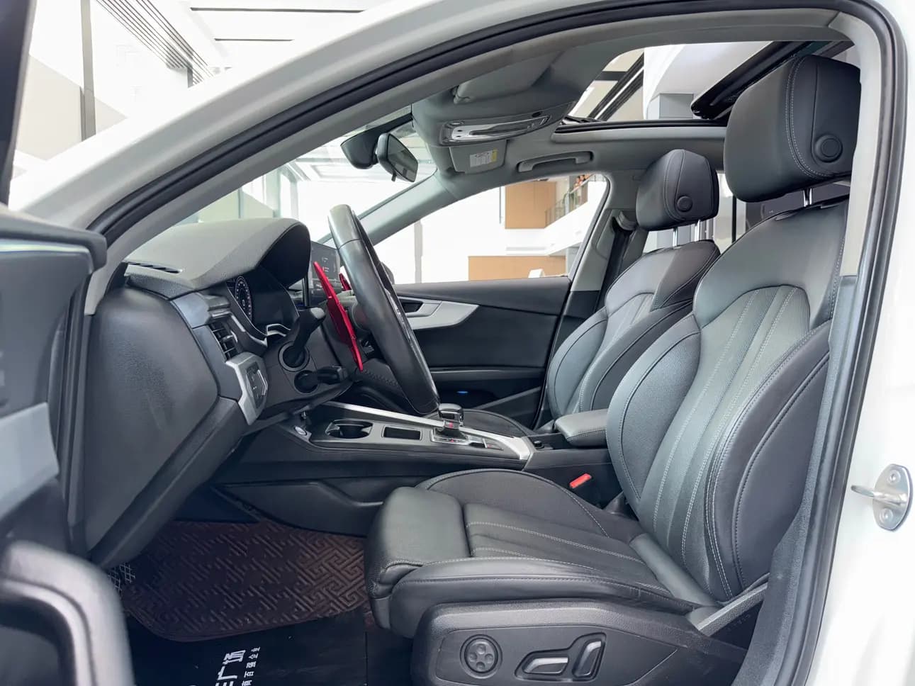 Audi A4L 2021 г. 61013 км. — фото 9