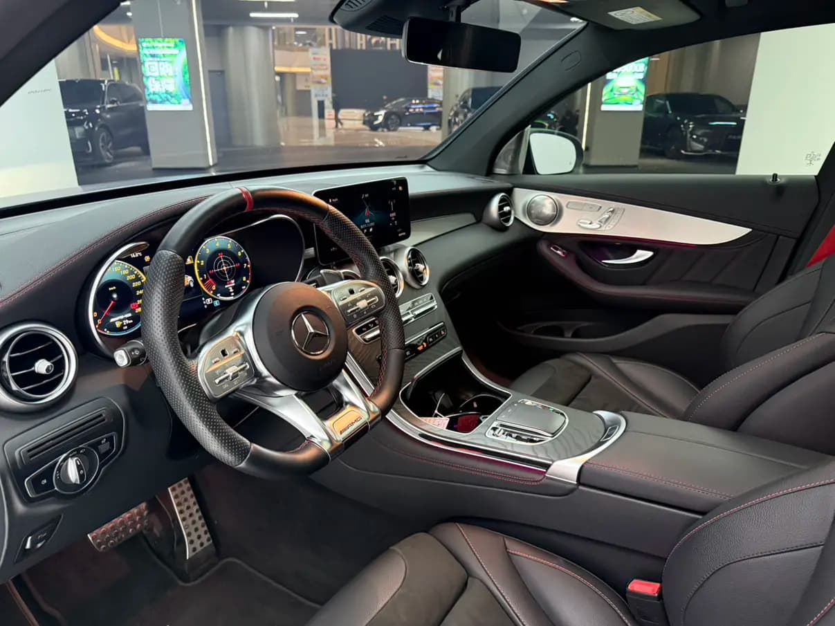 Mercedes-Benz GLC AMG 2021 г. 61101 км. — фото 10