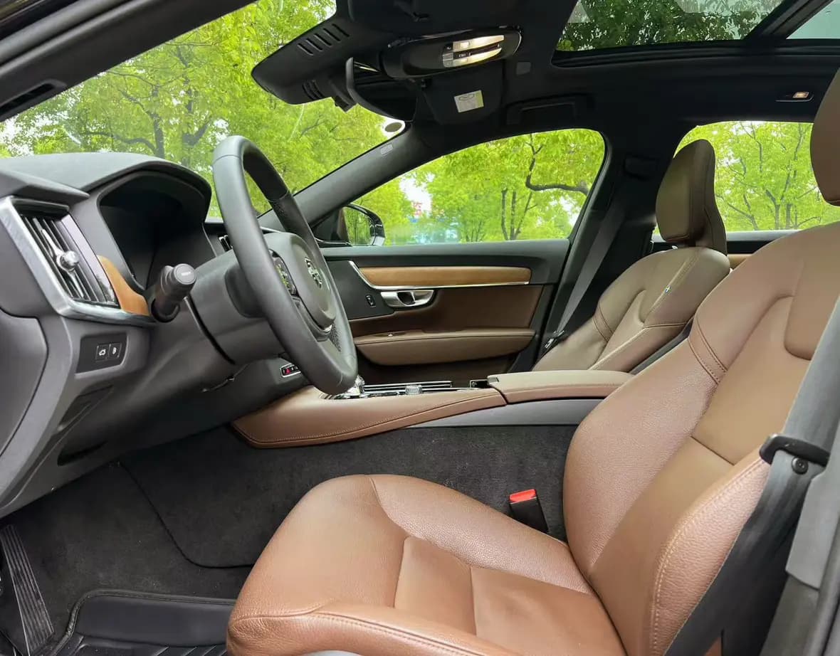 Volvo S90 PHEV 2023 г. 31013 км. — фото 13