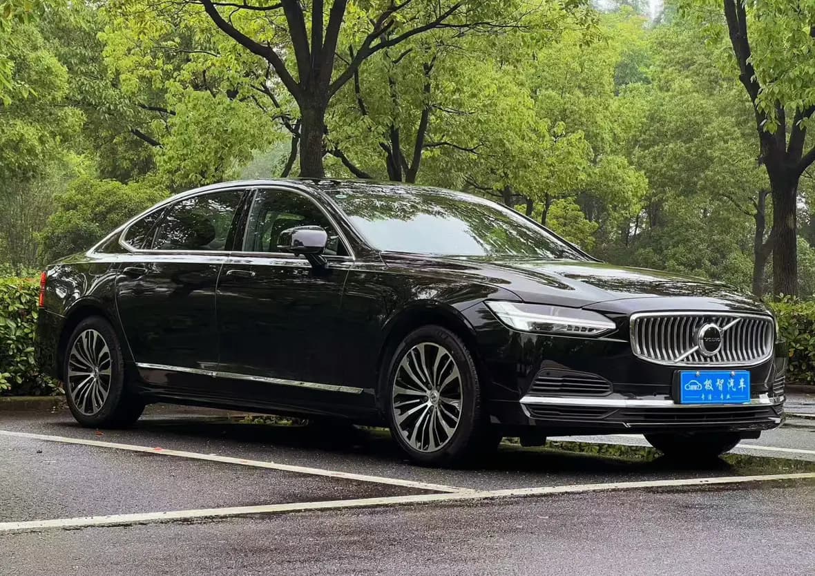 Volvo S90 PHEV 2023 г. 31013 км. — фото 3