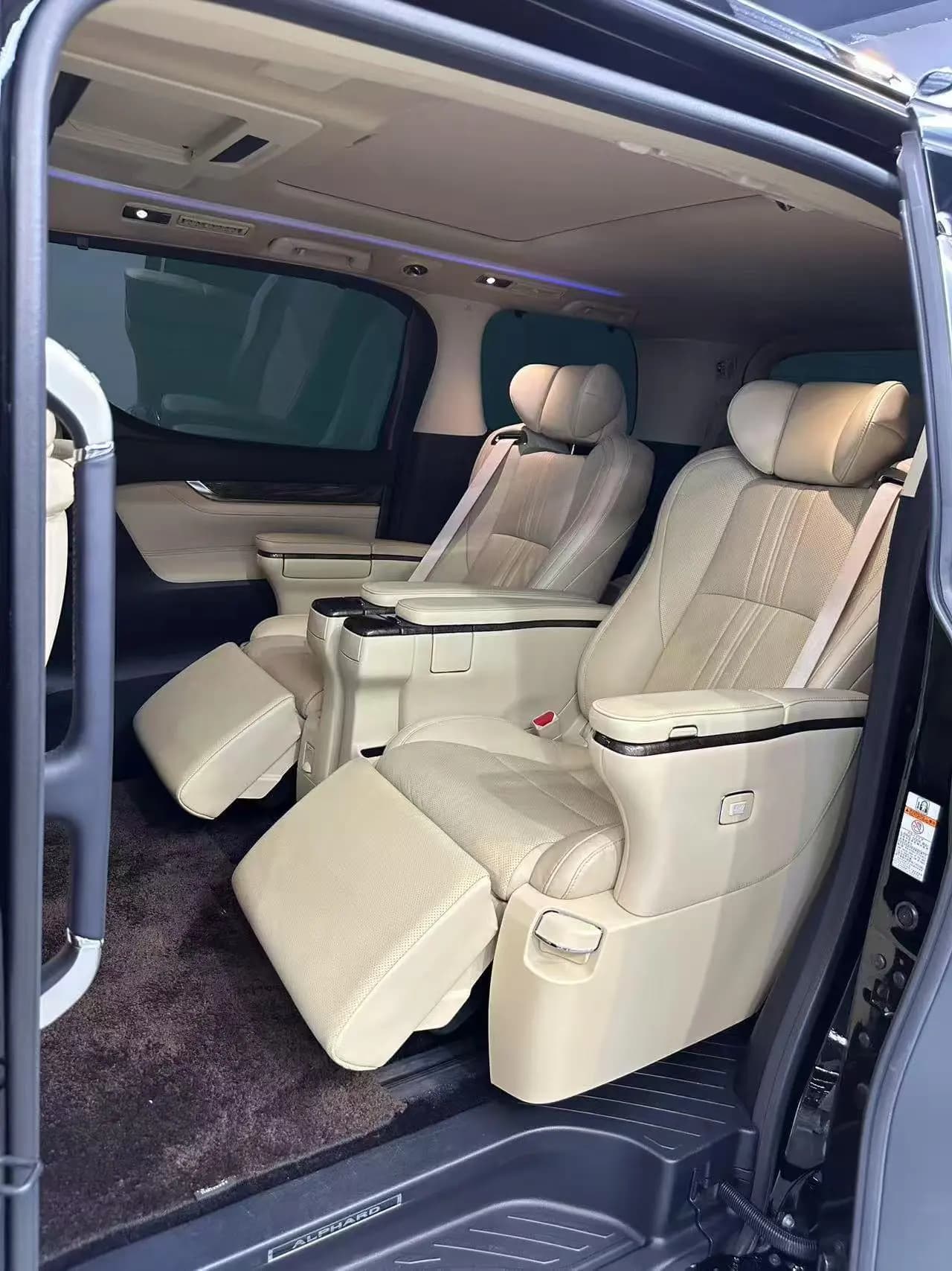 Toyota Alphard 2022 г. 90138 км. — фото 14