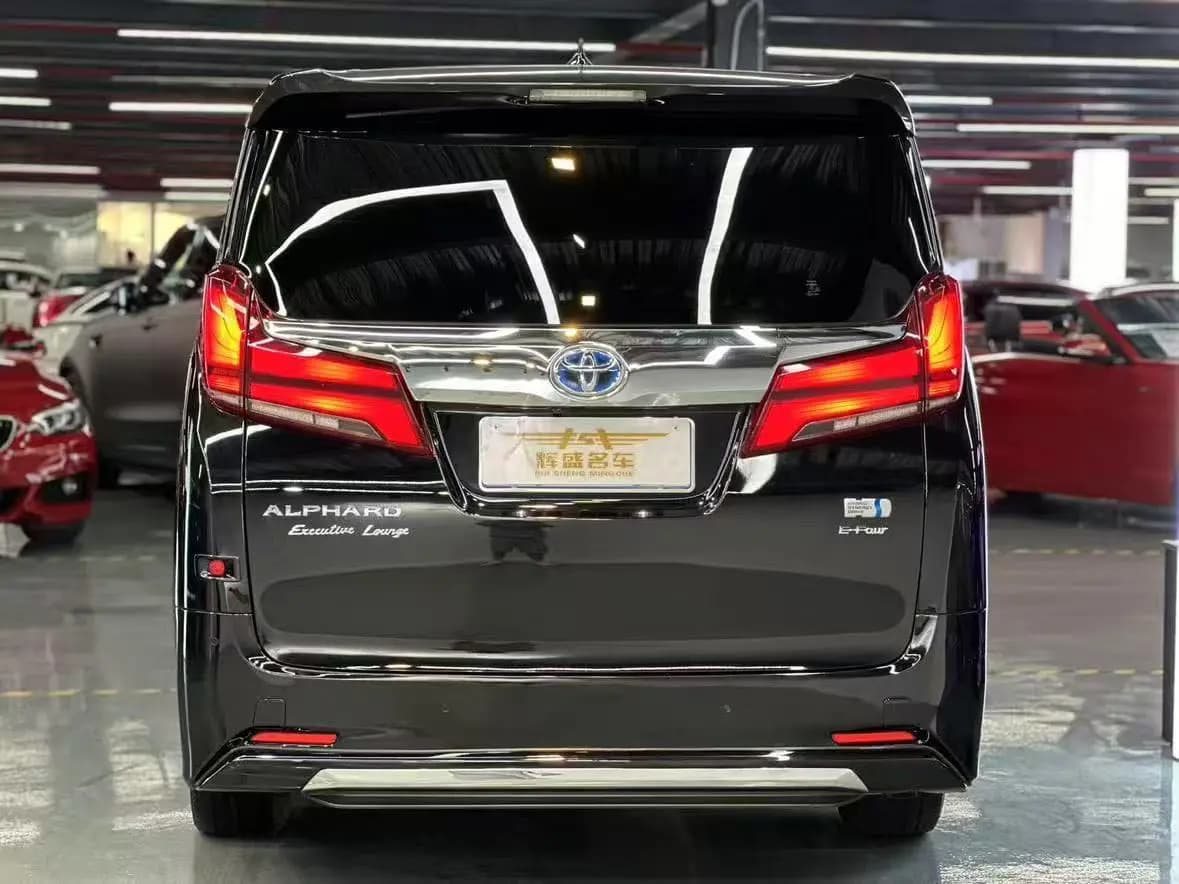 Toyota Alphard 2022 г. 90138 км. — фото 4