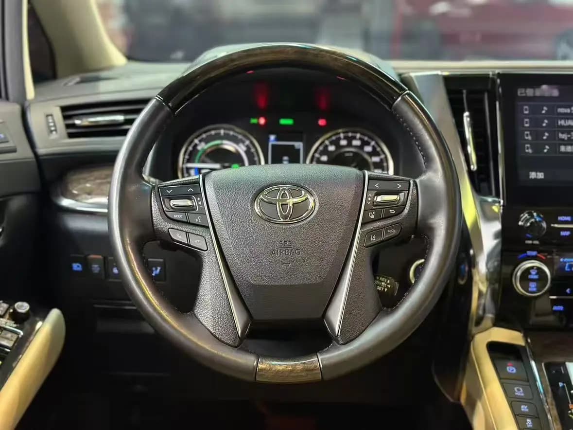 Toyota Alphard 2022 г. 90138 км. — фото 9