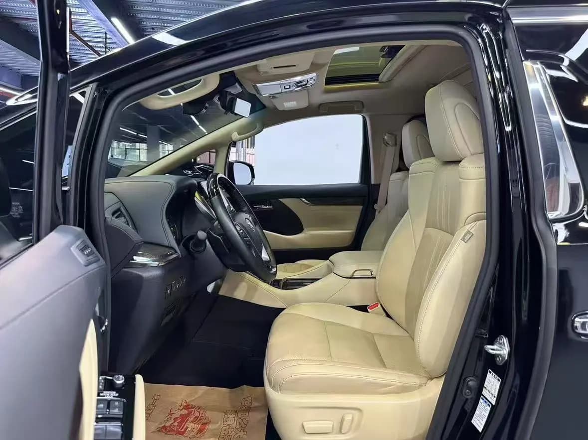 Toyota Alphard 2022 г. 90138 км. — фото 10