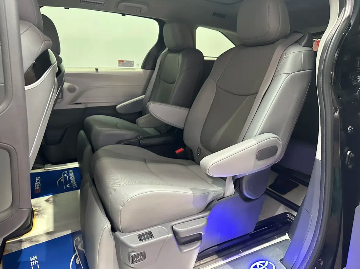 Toyota Granvia 2023 г. 55069 км. — фото 15