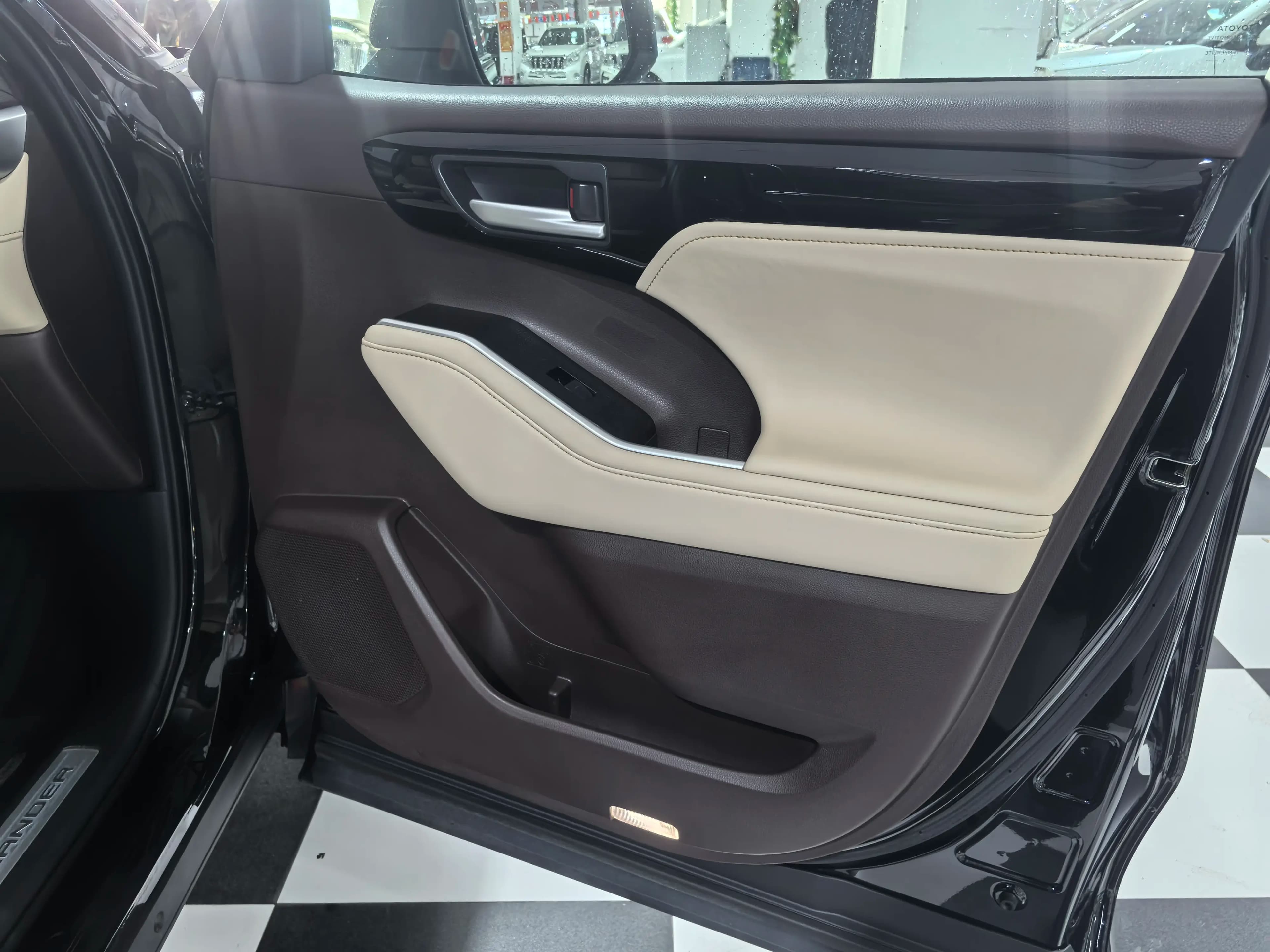 Toyota Highlander 2021 г. 37108 км. — фото 13