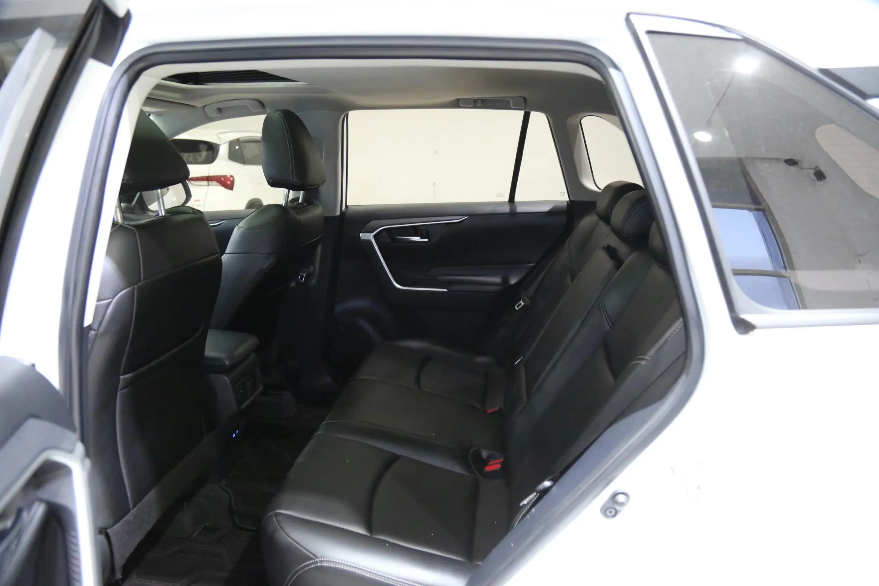 Toyota RAV4 2021 г. 29072 км. — фото 18