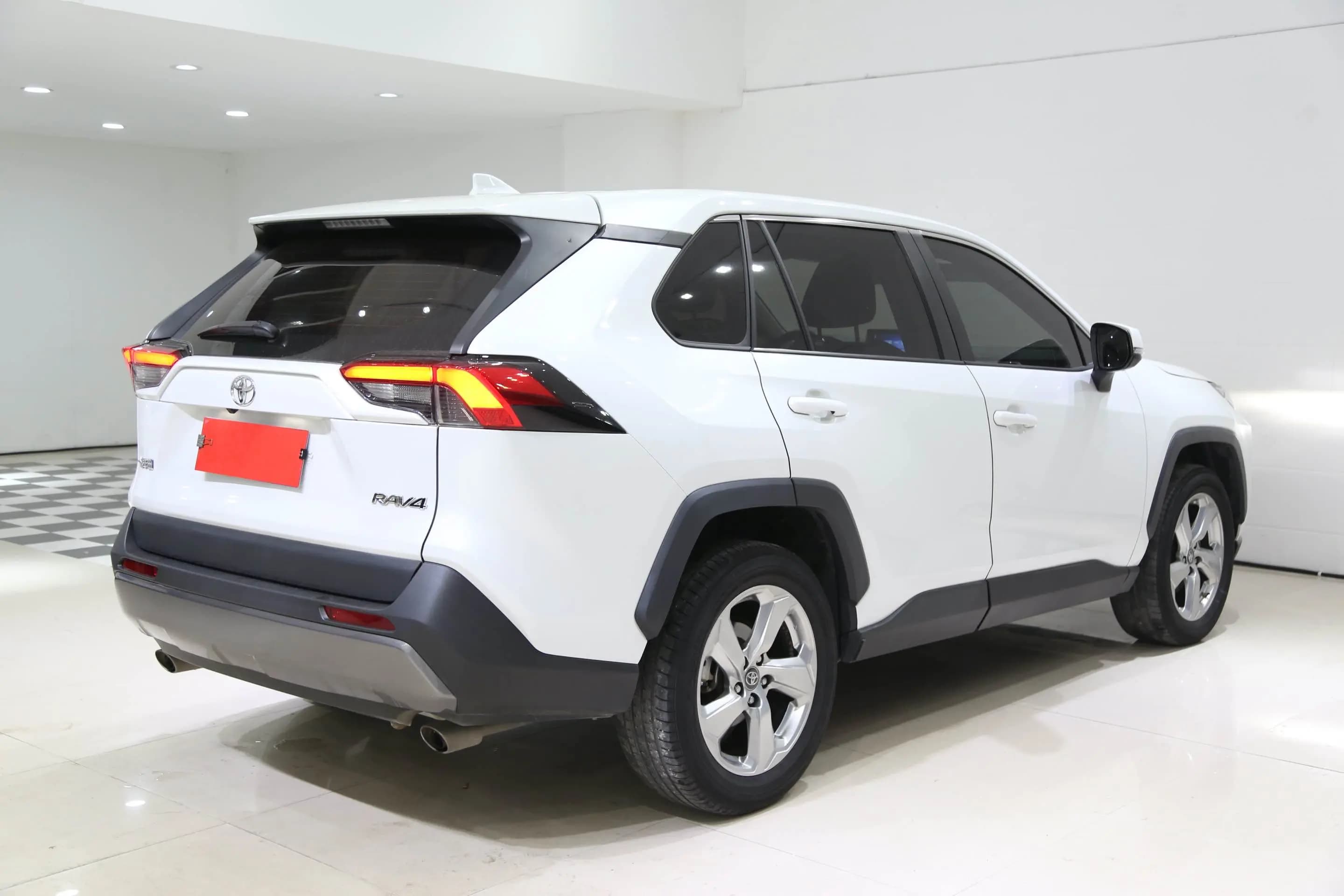 Toyota RAV4 2021 г. 29072 км. — фото 6