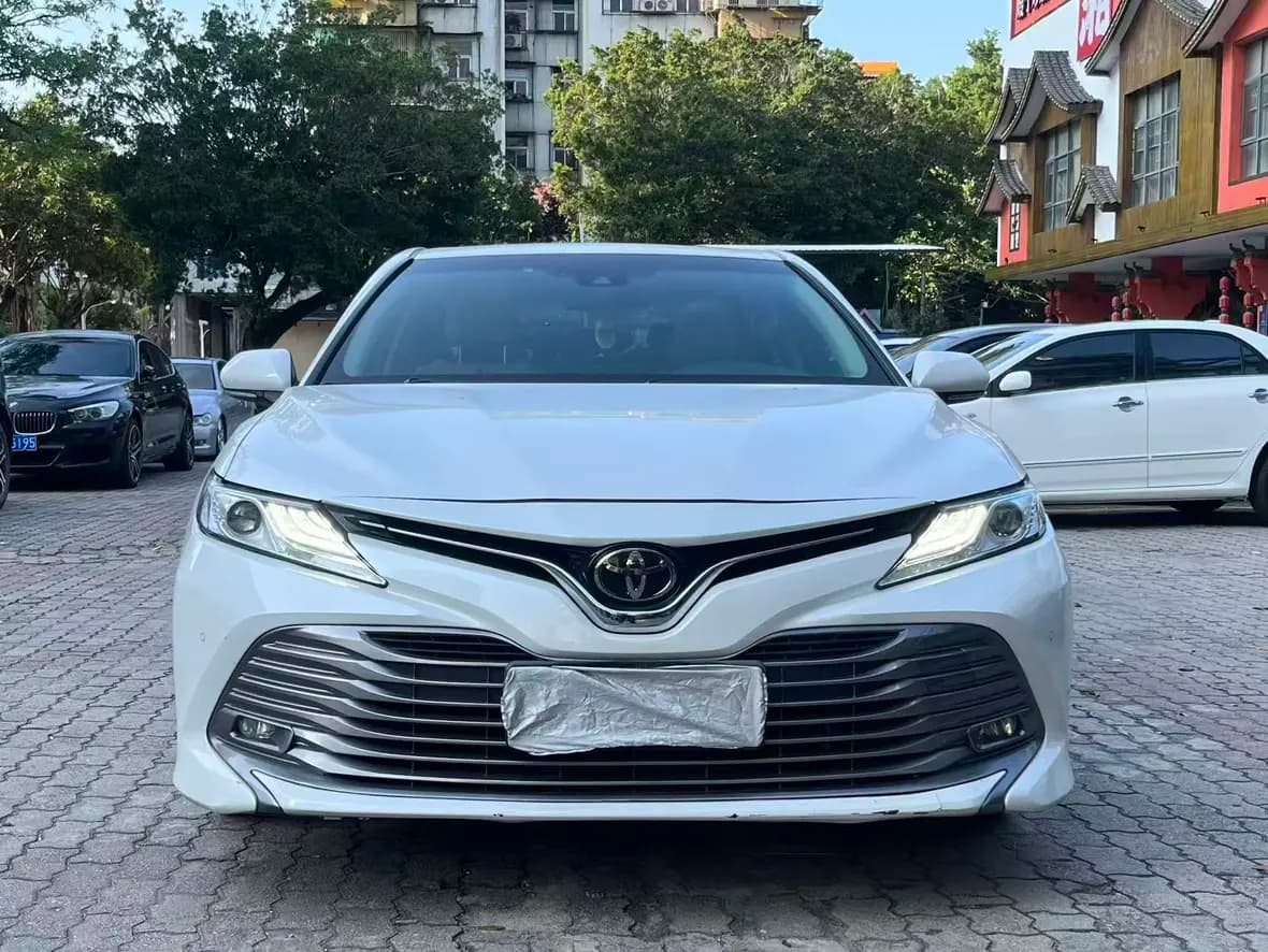 Toyota Camry 2021 г. 83032 км. — фото 2