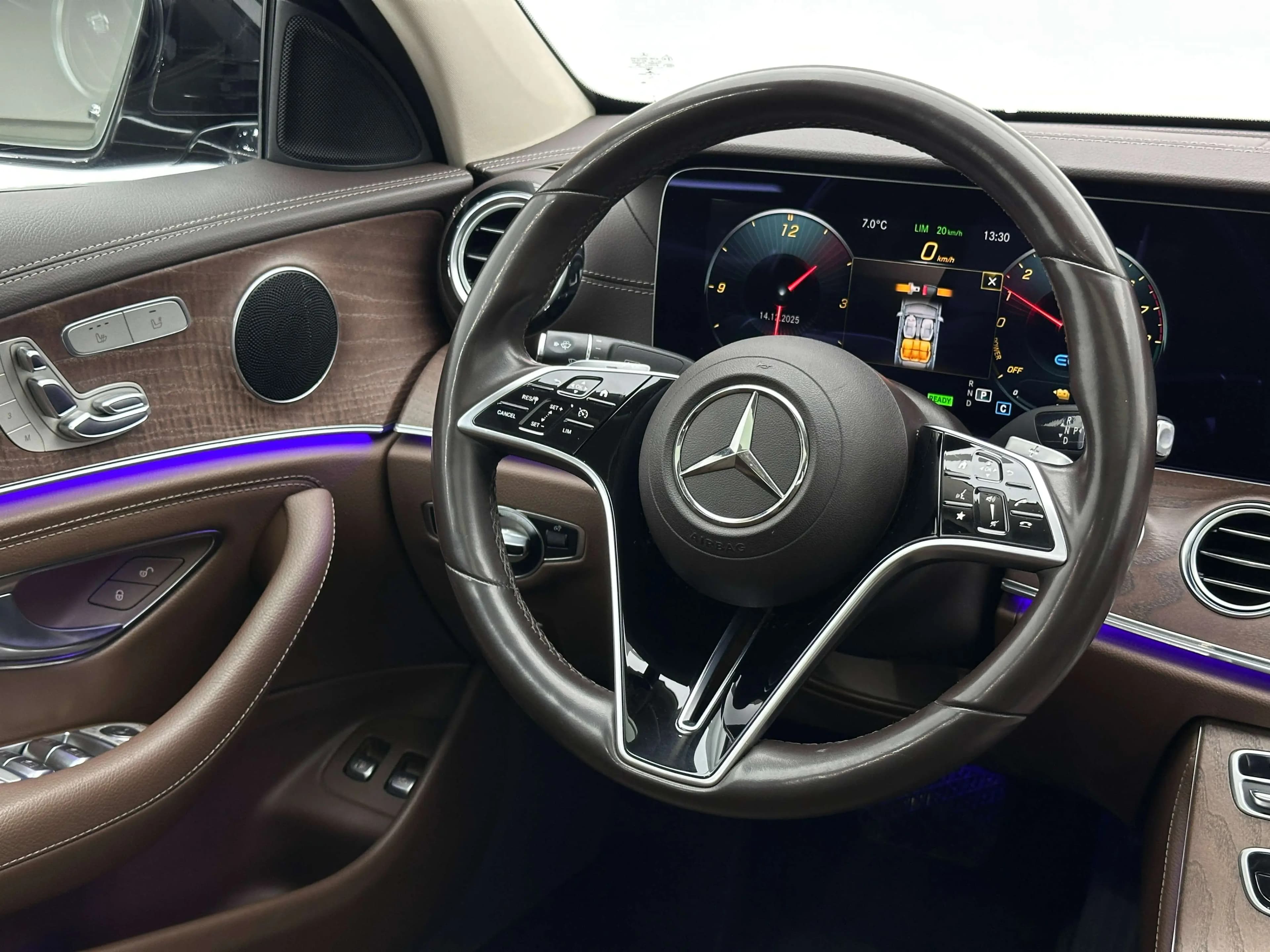 Mercedes-Benz E-Class PHEV 2022 г. 93087 км. — фото 22