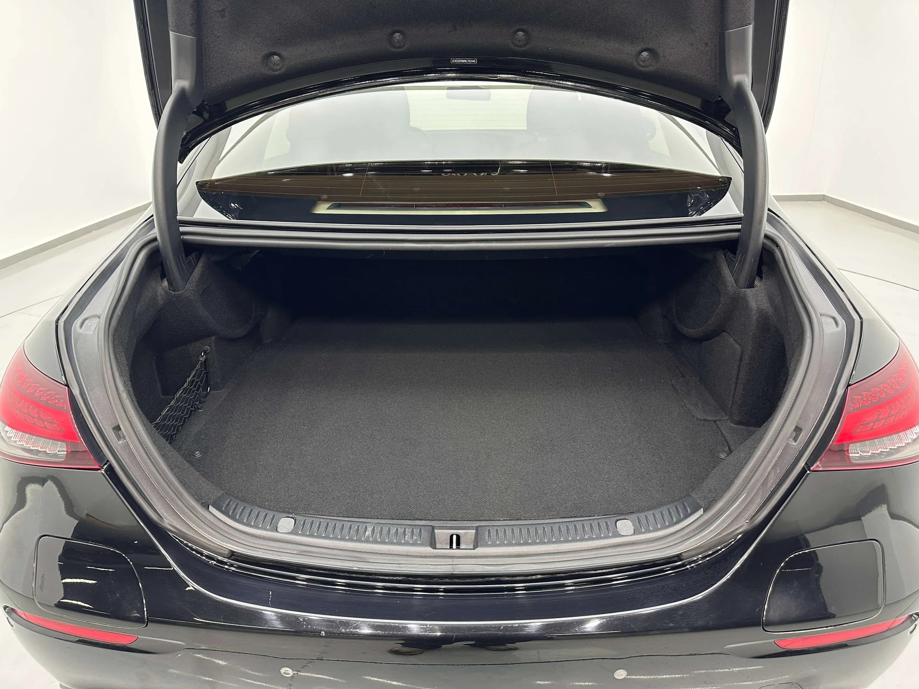 Mercedes-Benz E-Class PHEV 2022 г. 93087 км. — фото 27