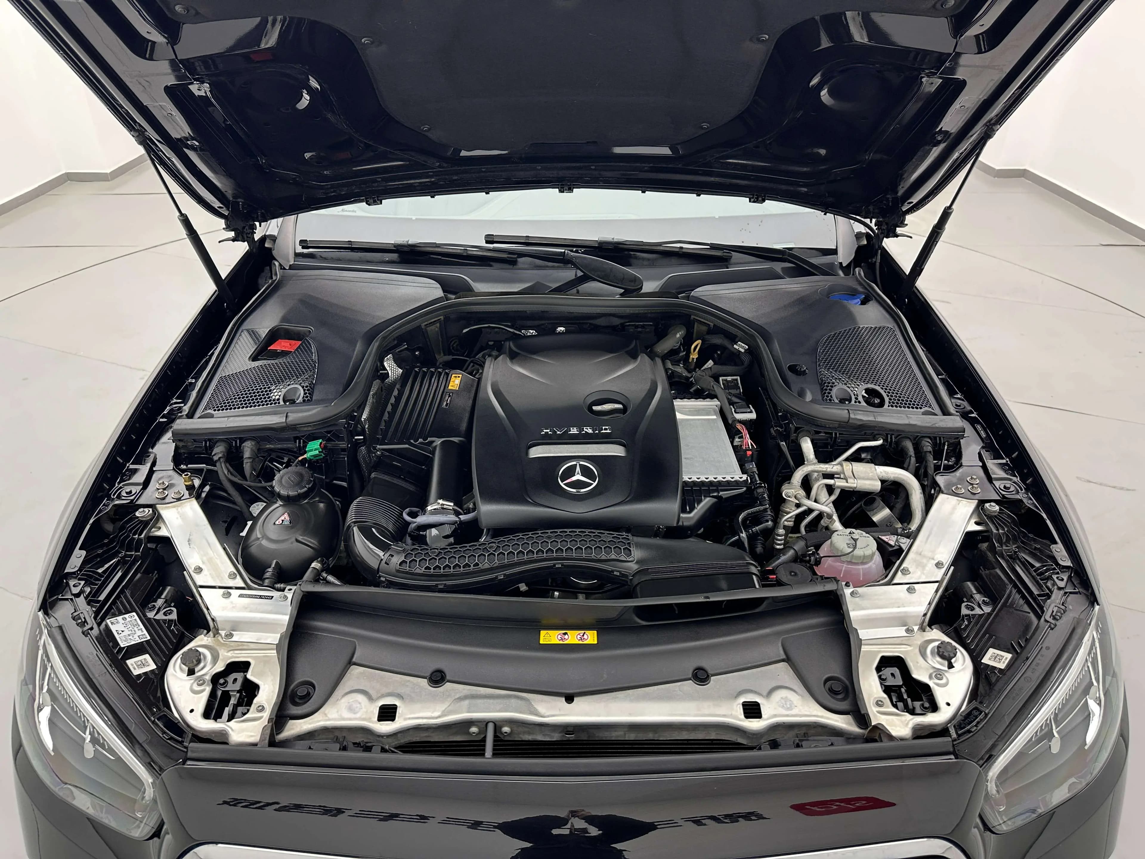 Mercedes-Benz E-Class PHEV 2022 г. 93087 км. — фото 8